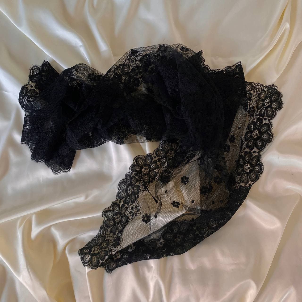 Vintage Vintage black lace tulle cape Size ONE SIZE - 6 Thumbnail