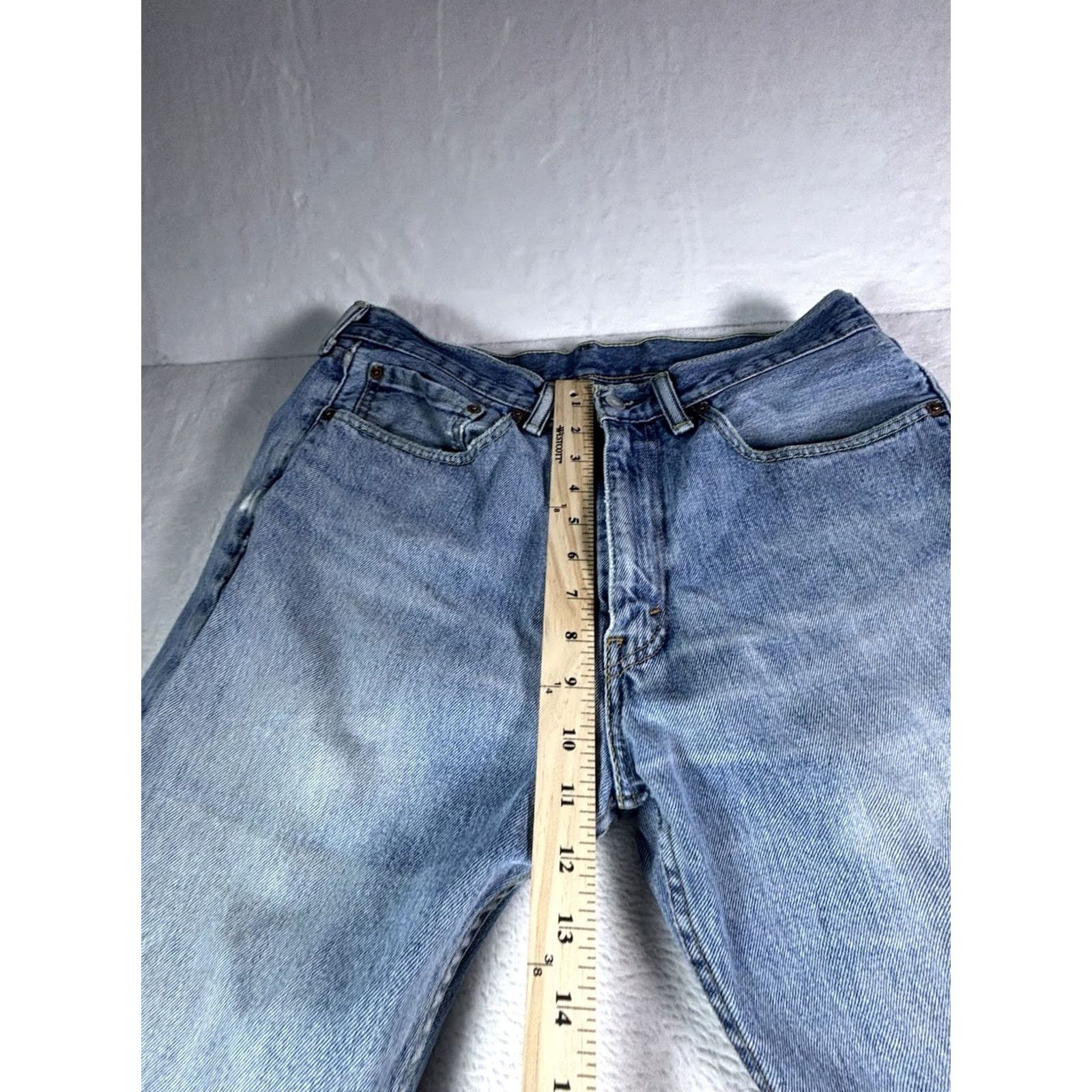 Denime Levis 505 Jeans Mens 34x32 Medium Wash Straight Leg Denim Cotton Button Zip Pocket Logo Vintage No Size US 34 / EU 50 - 3 Thumbnail