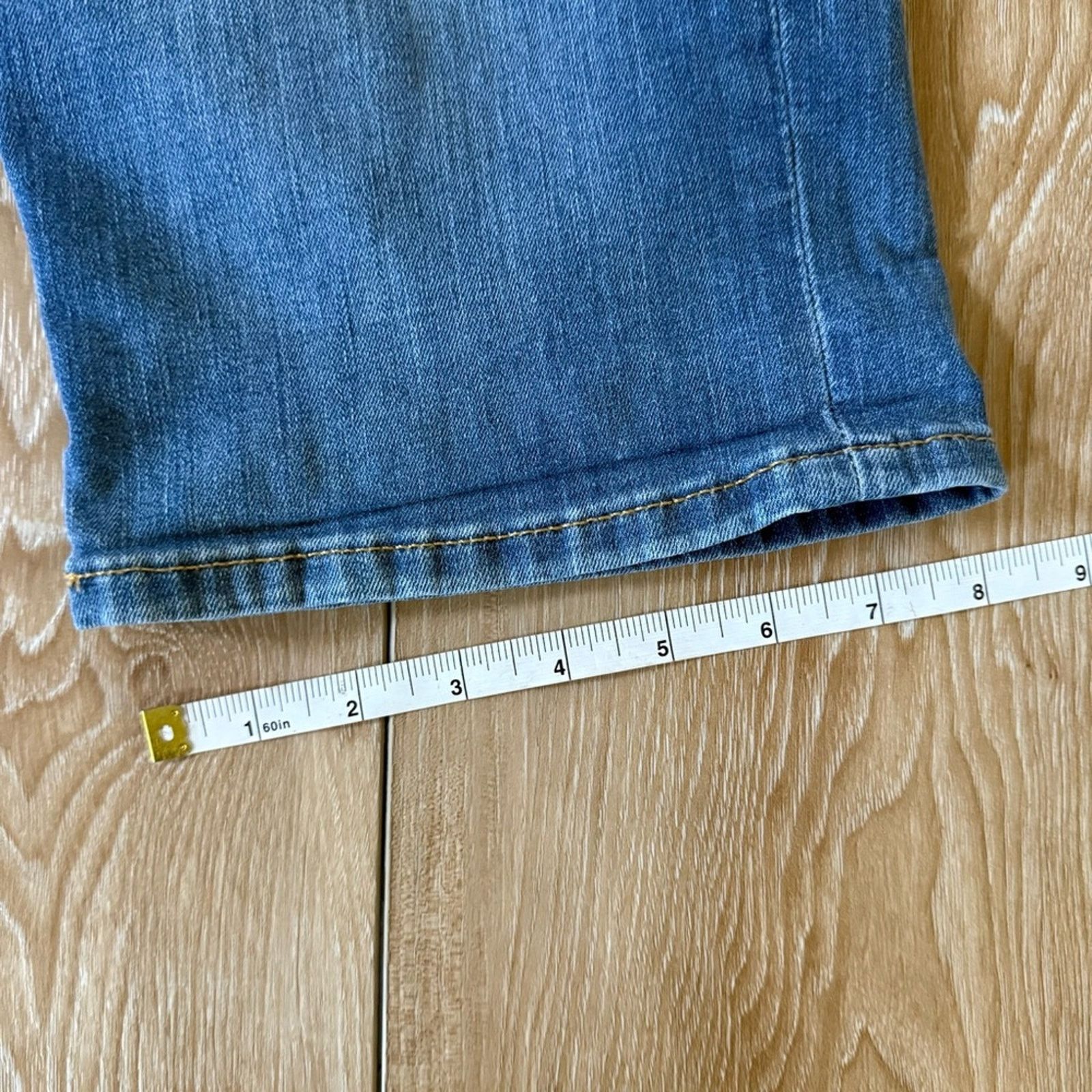 Banana Republic Banana Republic Curvy 10” Denim Short 27/4 Size 27" / US 4 / IT 40 - 12 Thumbnail