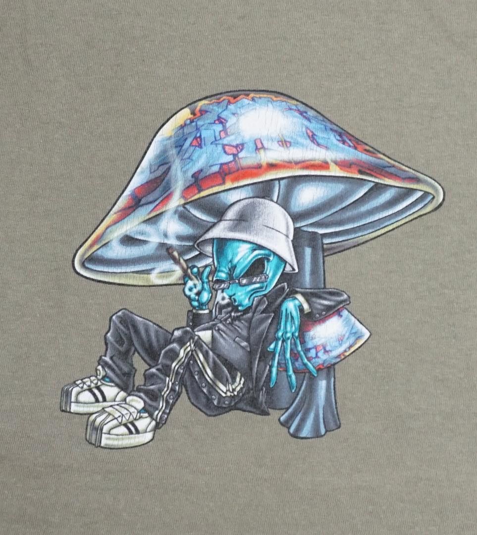 Vintage 90's USA製 Alien & Mushroom Tシャツ ビンテージ Size US L / EU 52-54 / 3 - 2 Thumbnail