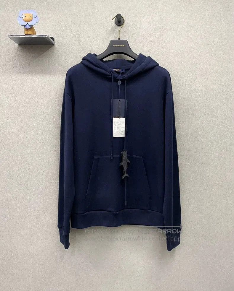 Louis Vuitton LV navy blue beaded sweatshirt M size. Size US M / EU 48-50 / 2 - 2 Thumbnail