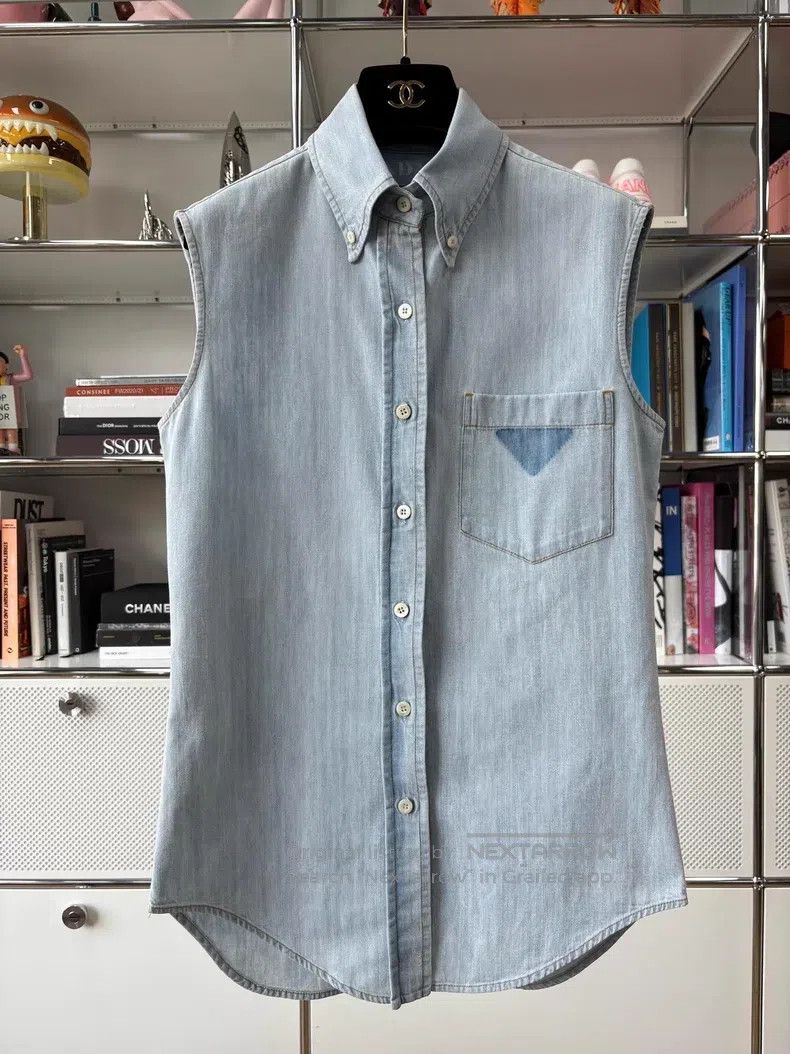 Prada Prada Old-fashioned blue sleeveless triangle logo denim ve Size XXS / US 00 / IT 34 - 1 Thumbnail