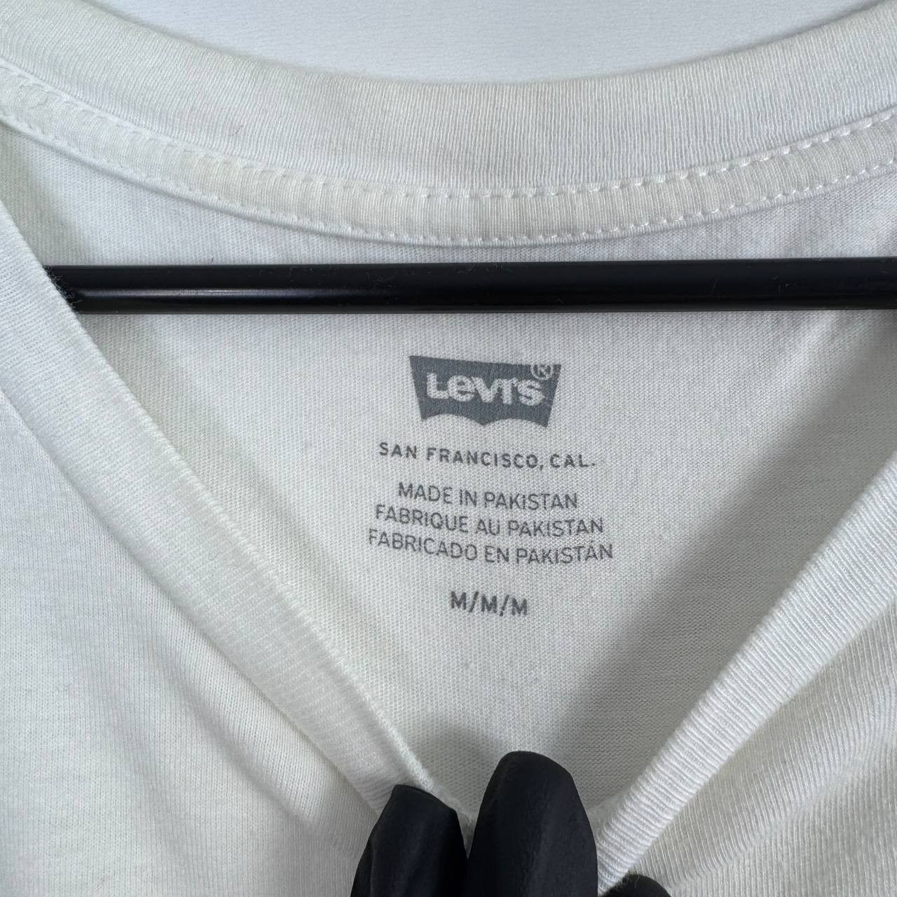 Levi's Levi's Men's T-Shirt Relaxed Fit White Tee Size M Size US M / EU 48-50 / 2 - 3 Thumbnail