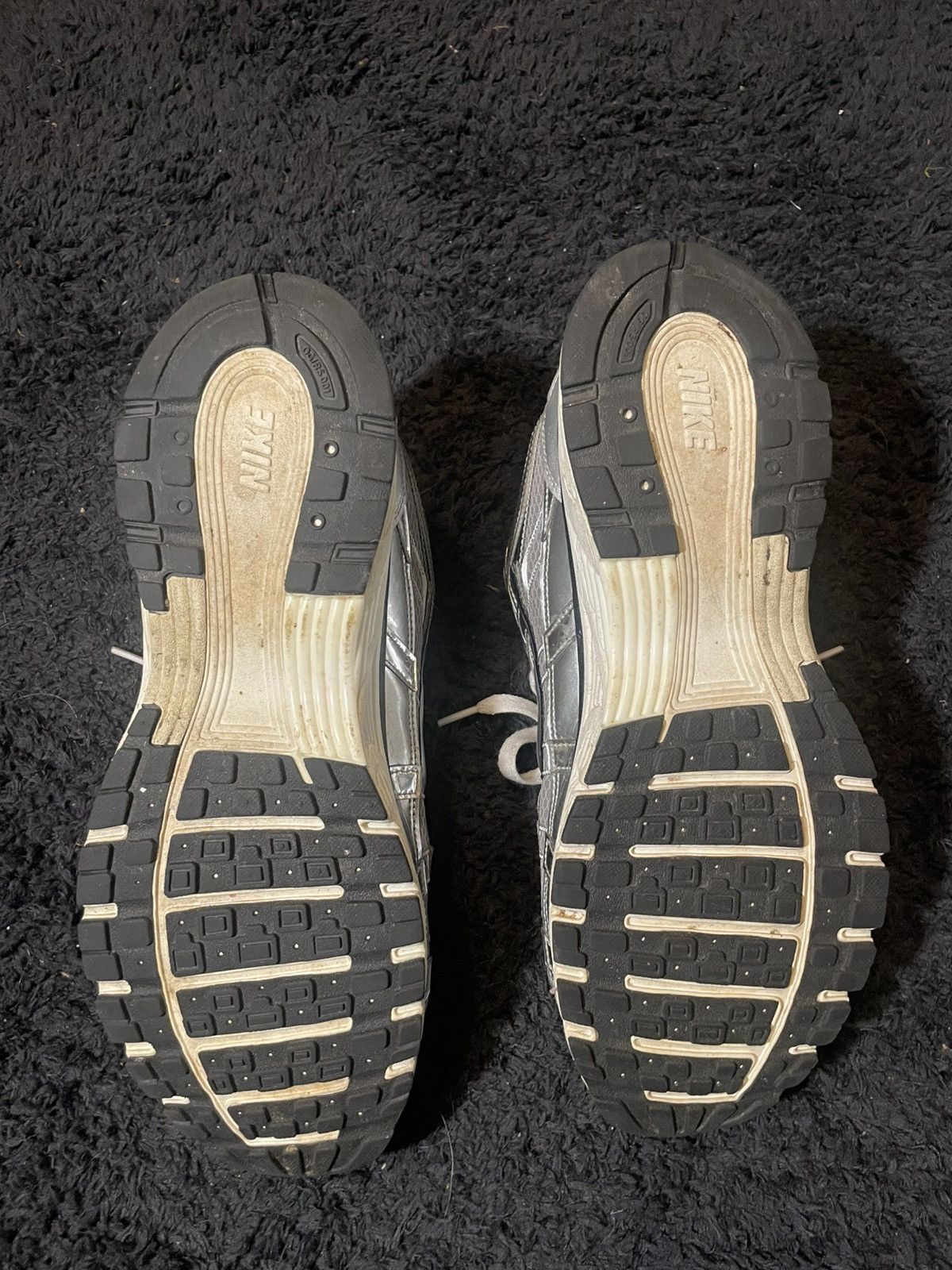 Nike Nike P-6000 Metallic Silver Size US 11 / EU 44 - 7 Thumbnail
