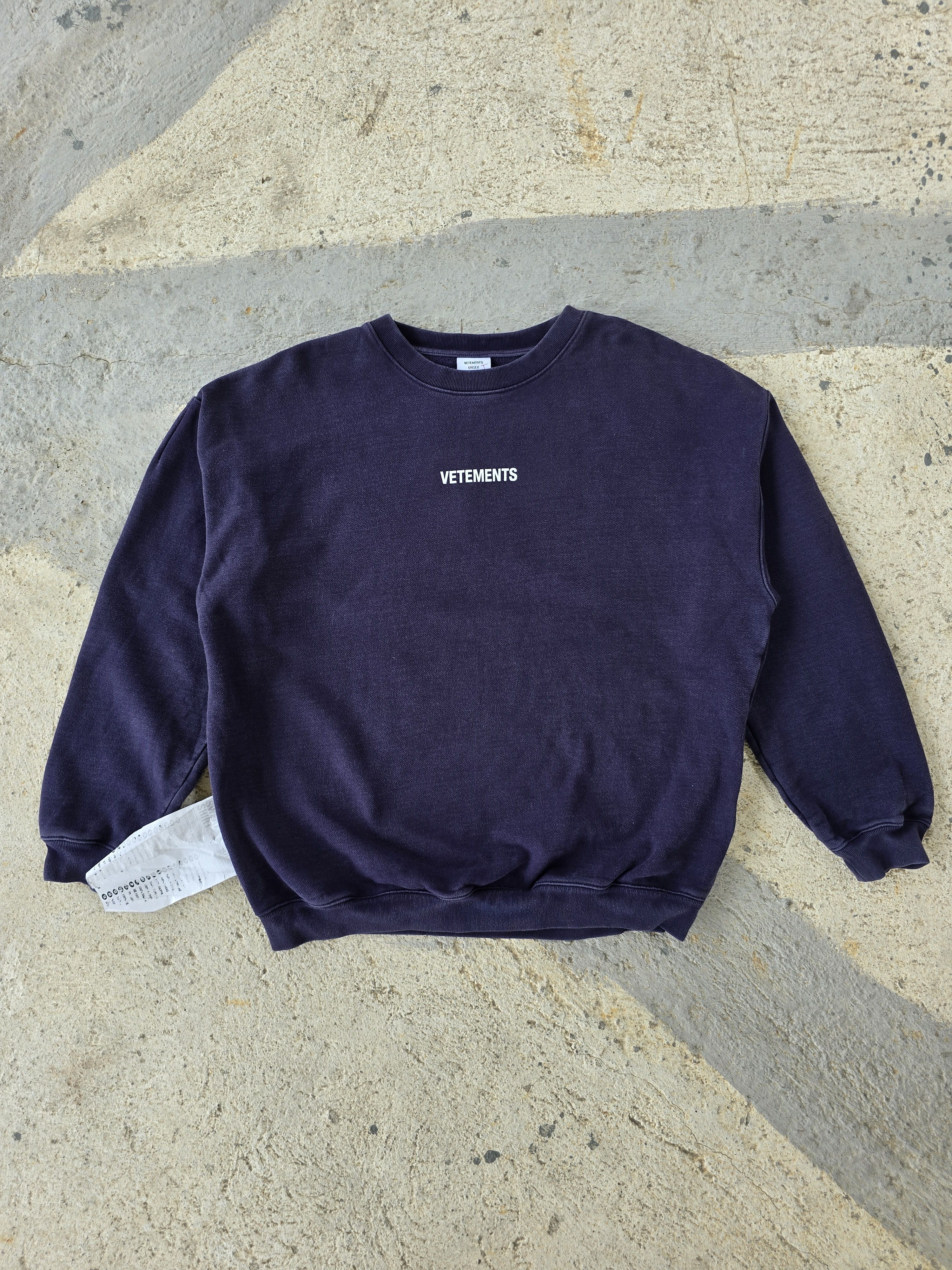 Vetements Vetements Logo Sweatshirt Navy Marine Size US M / EU 48-50 / 2 - 1 Thumbnail