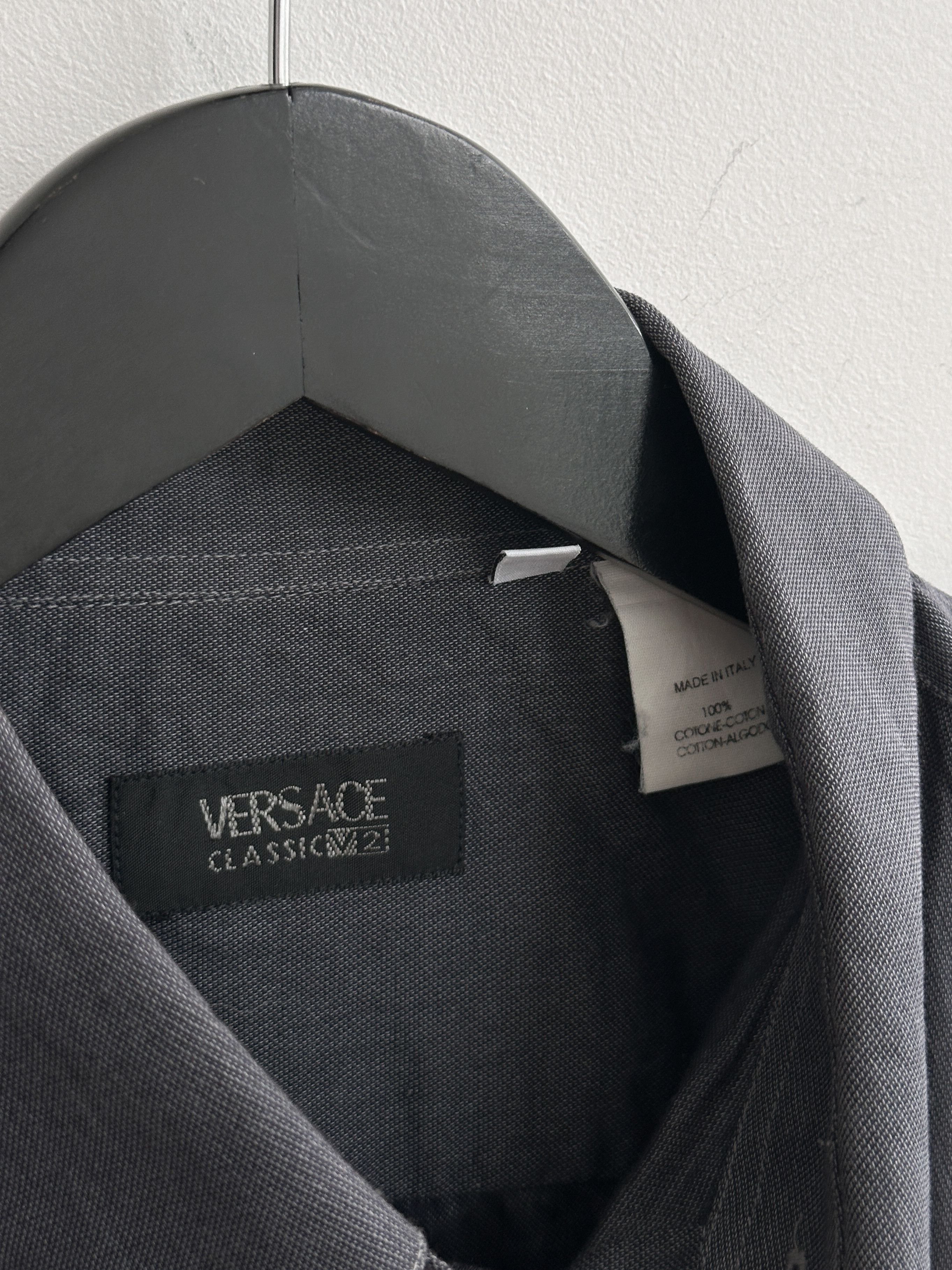 Versace Vintage Versace Classic V2 Gray Shirt Size US L / EU 52-54 / 3 - 7 Thumbnail