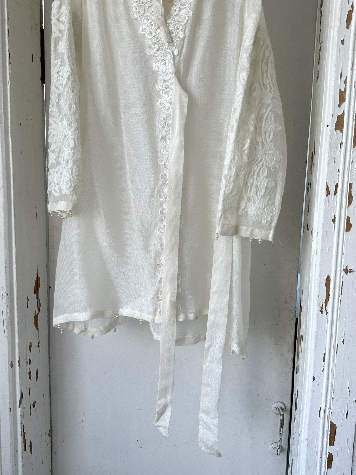 Vintage Vintage Mesh White Embroidered Flowers Blouse Size S / US 4 / IT 40 - 13 Thumbnail