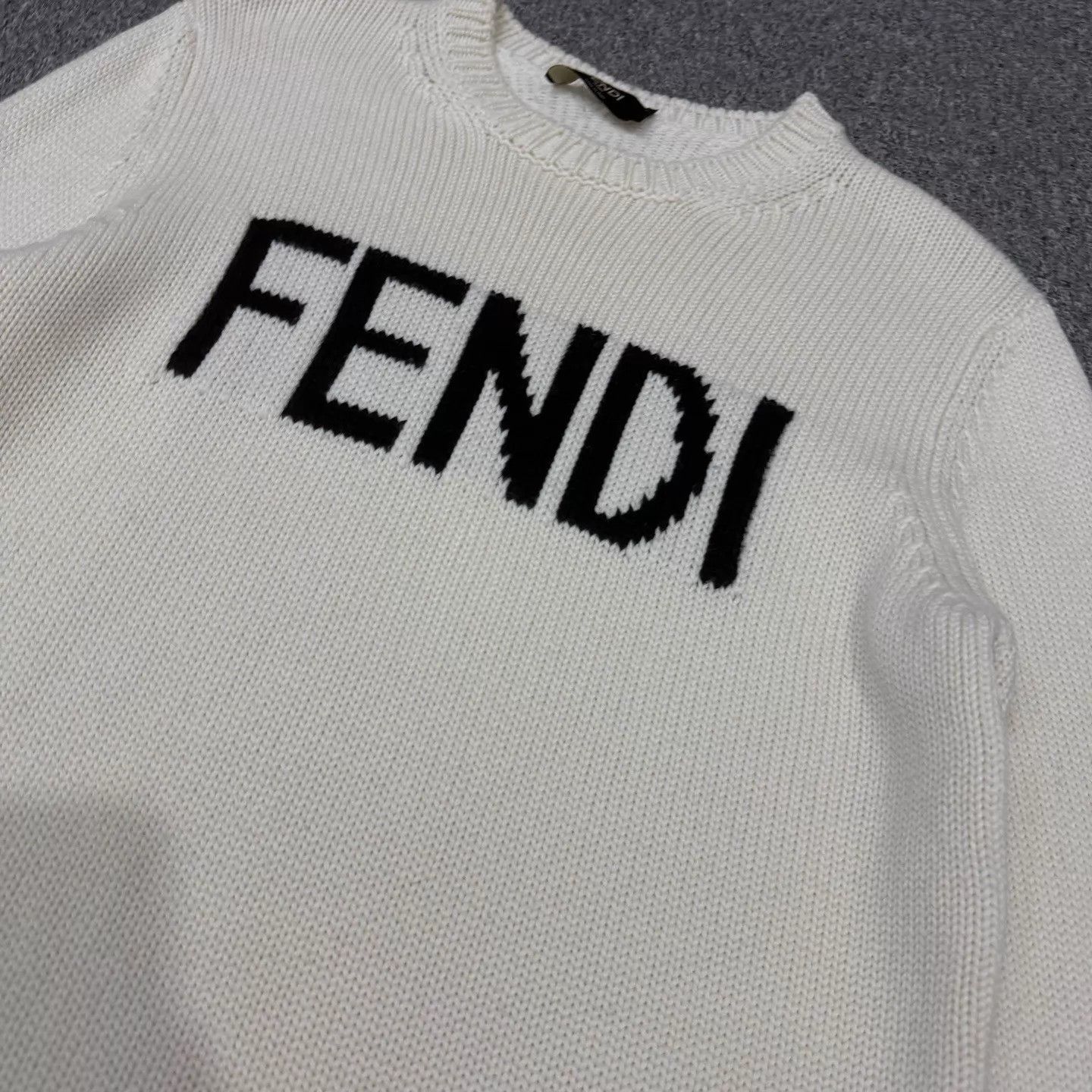 Fendi 95 New Fendi Beige Knit Wool Sweater 40 Size S / US 4 / IT 40 - 3 Thumbnail