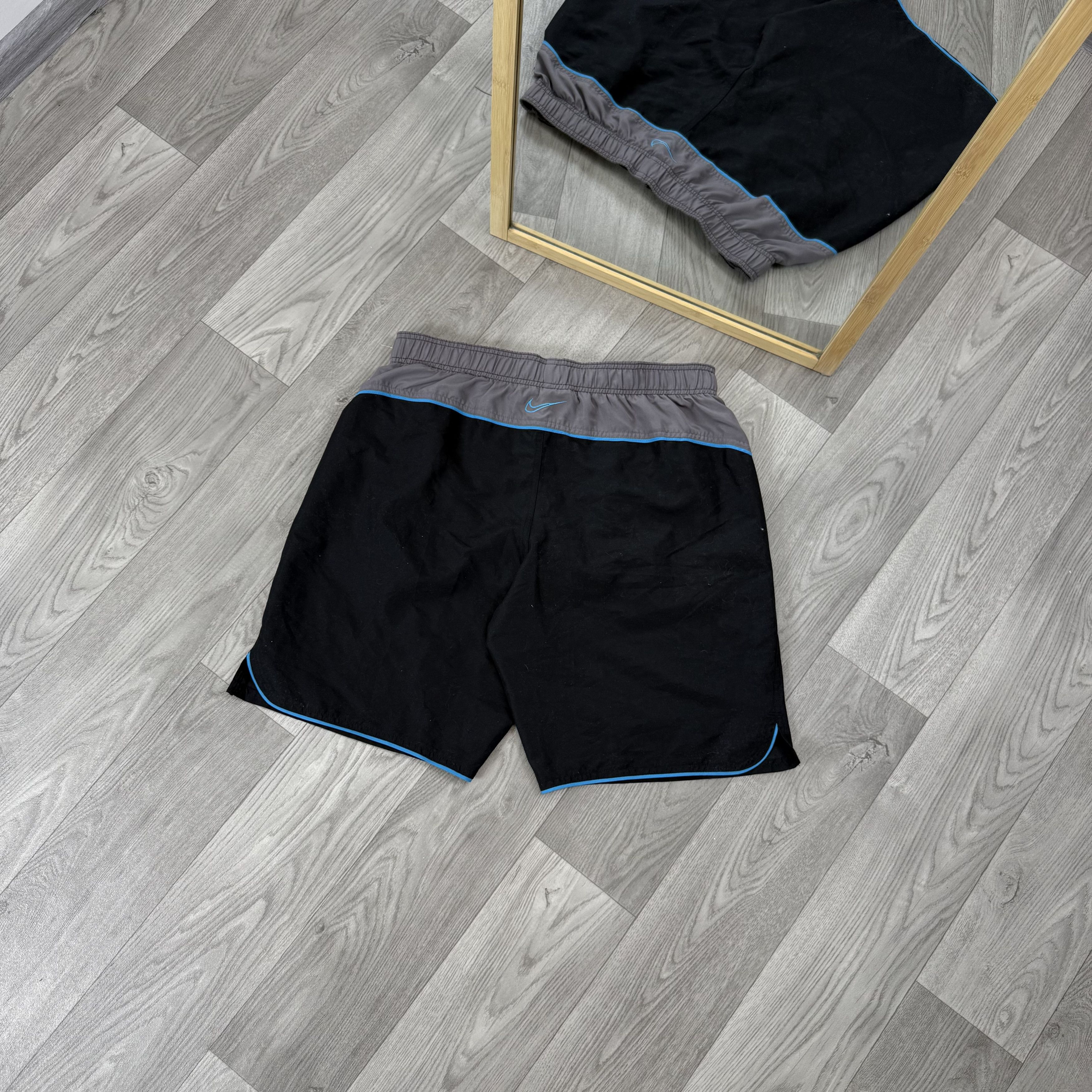 Nike Nike Beach Swim Black Shorts Size US 34 / EU 50 - 2 Thumbnail
