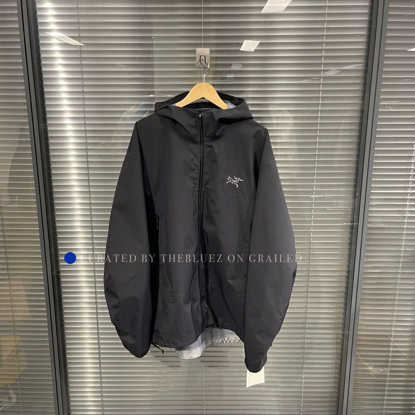Arc'teryx Black Hardshell Jacket in Excellent Condition Size US XXL / EU 58 / 5 - 1 Thumbnail
