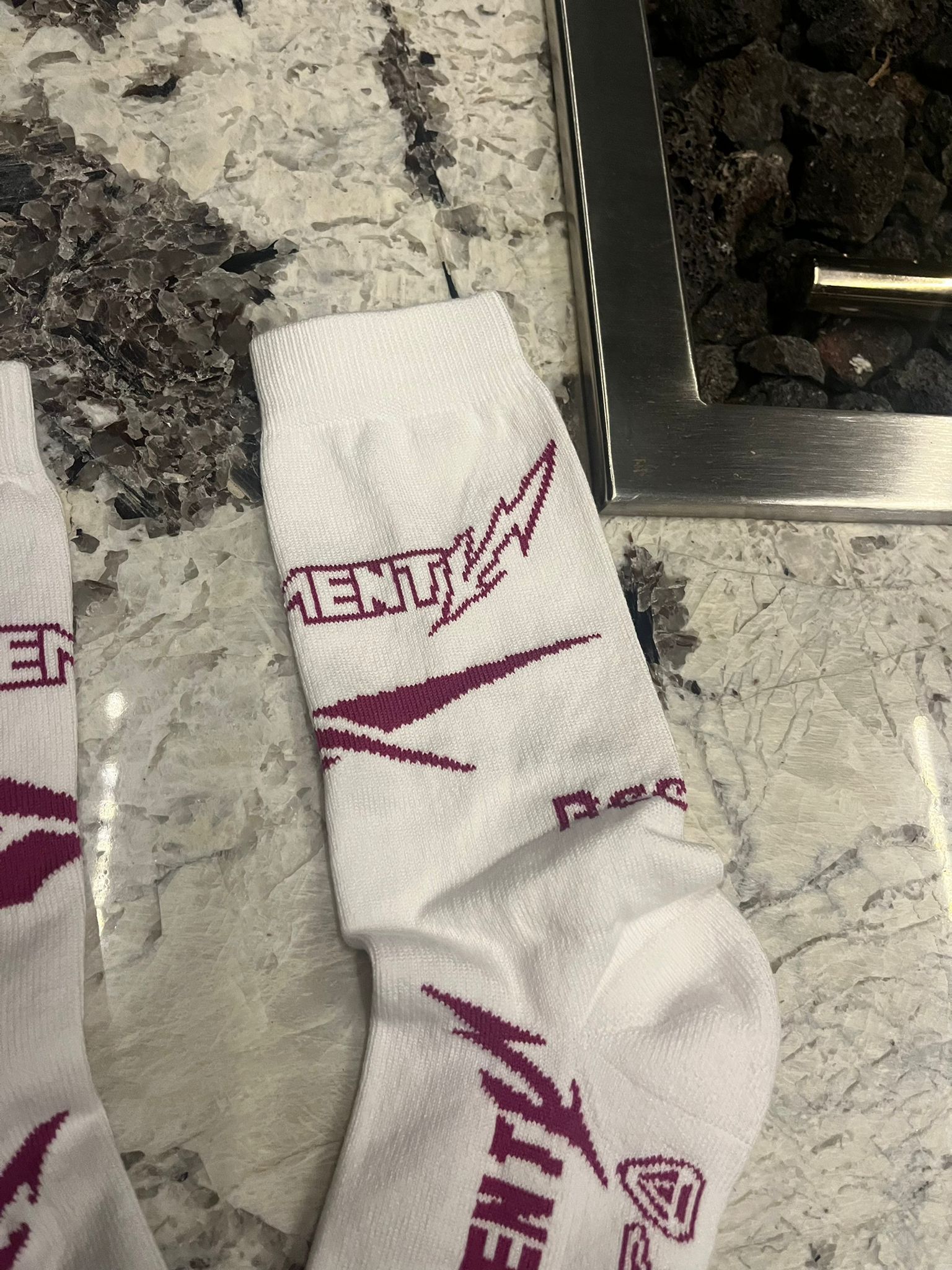 Vetements o1rshd1 Q.2 / Logo Metal Socks in Multicolor Size ONE SIZE - 11 Thumbnail