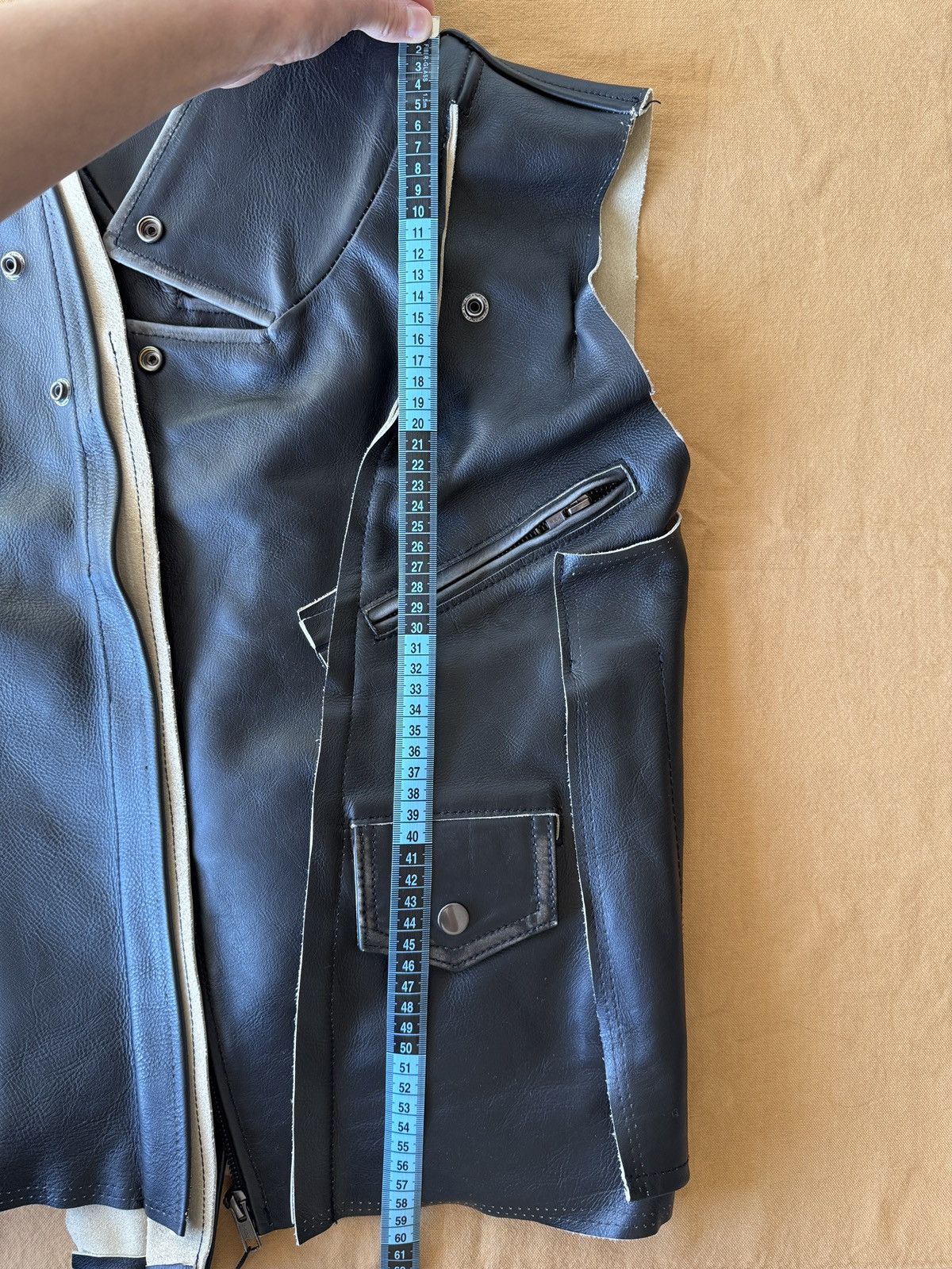 H&M × Maison Margiela Maison Margiela x H&M leather vest Size S / US 4 / IT 40 - 15 Thumbnail