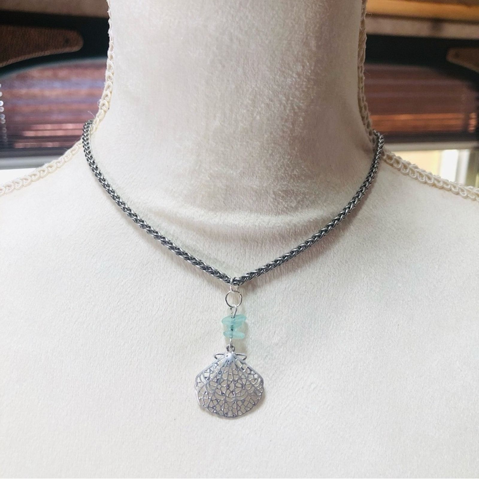 Other Filigree shell stone drop pendant on chain necklace Size ONE SIZE - 4 Thumbnail