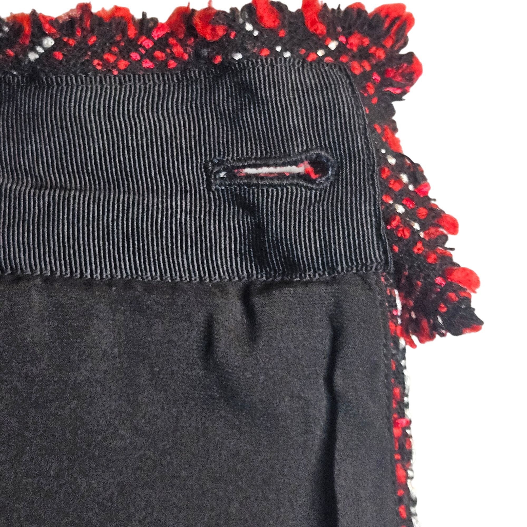 NBD NBD Women’s Tweed Mini Skirt Red Black S Plaid Y2K Dark Acad Size 27" / US 4 / IT 40 - 5 Thumbnail