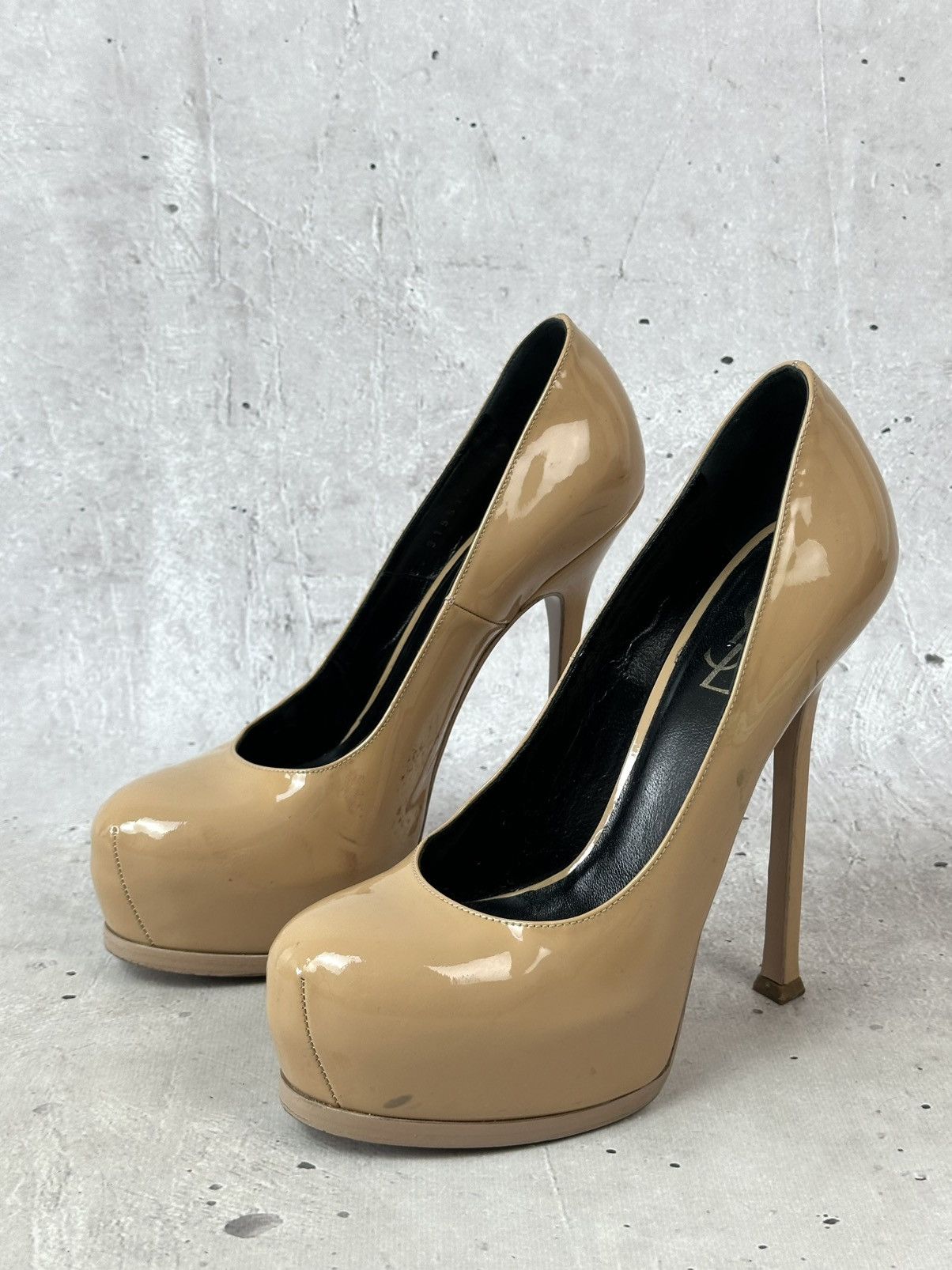 Saint Laurent Paris Saint Laurent Beige Patent Leather Made in Italy Heels Size US 7.5 / IT 37.5 - 1 Thumbnail