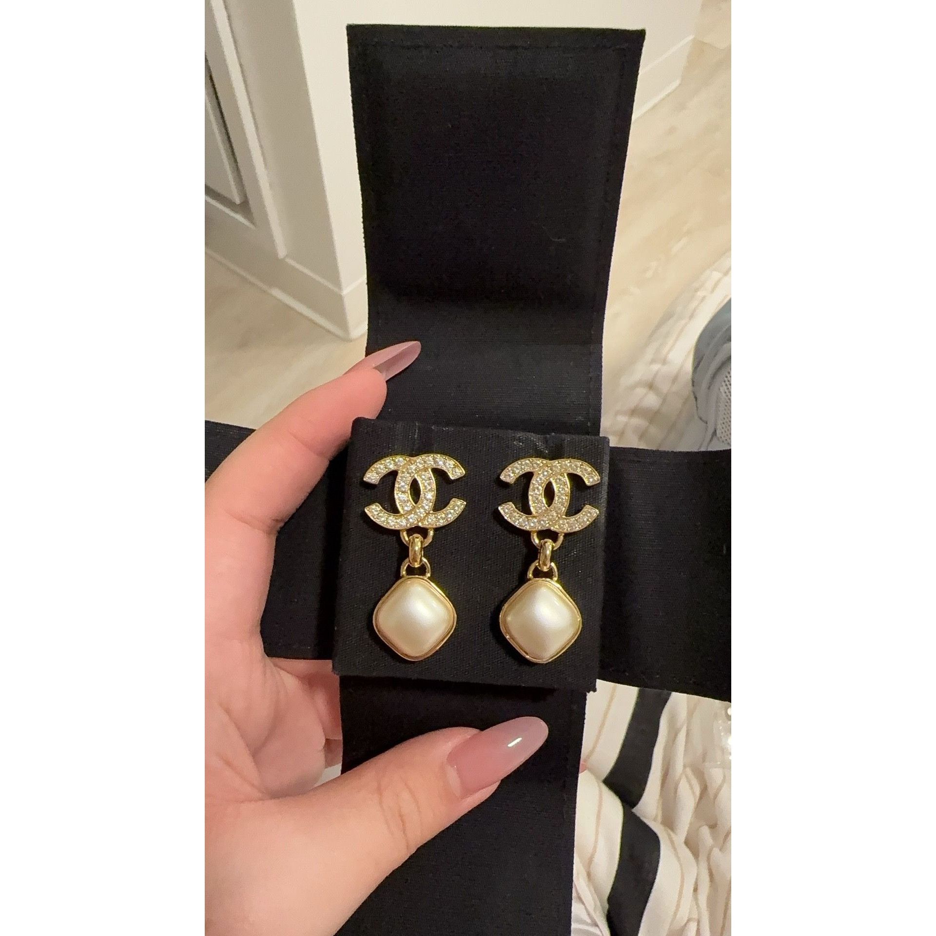 Chanel Chanel CC earrings Gold-Tone & Pearl Drop Earrings Size ONE SIZE - 1 Thumbnail