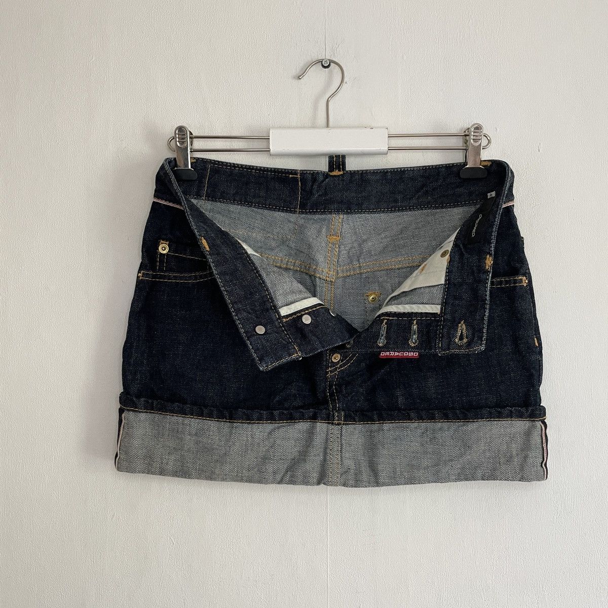 Dsquared2 Dsquared2 Cimosa Cuffed Denim Mini Skirt Size 27" / US 4 / IT 40 - 6 Thumbnail