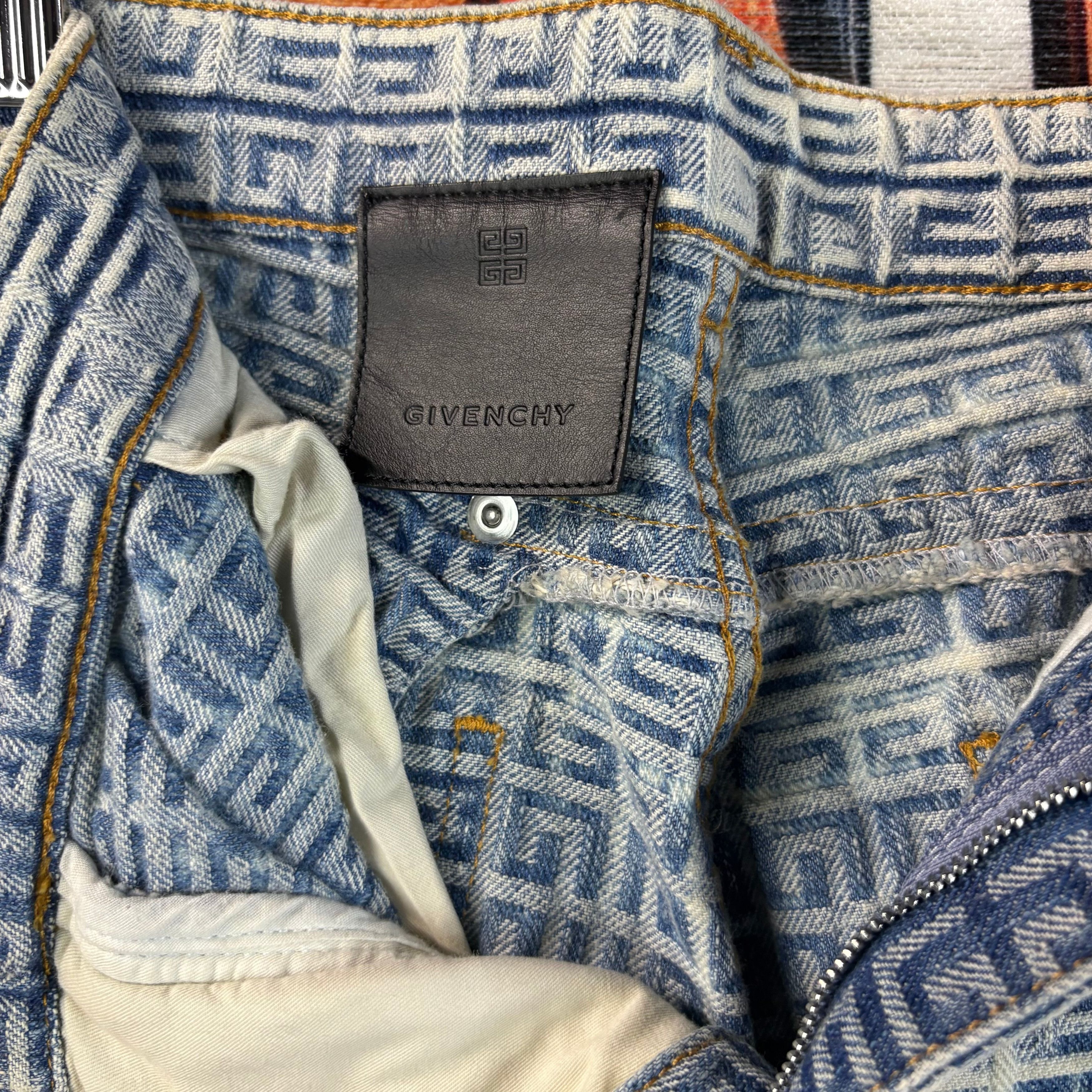 Givenchy Givenchy 4G Monogram Denim Jeans Size 36" Size US 36 / EU 52 - 2 Thumbnail