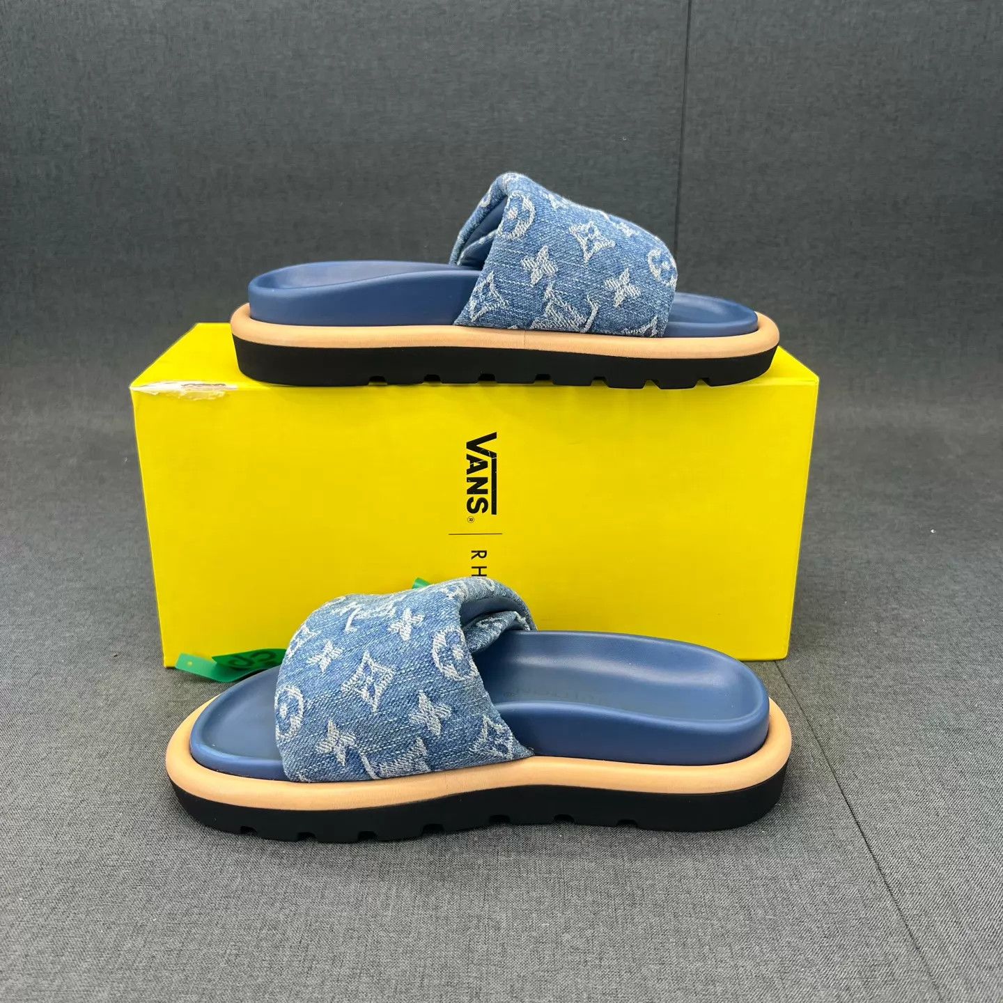 Louis Vuitton LV Pool Pillow Blue Denim Slippers 35 Original Box Size US 4.5 / IT 34.5 - 6 Thumbnail