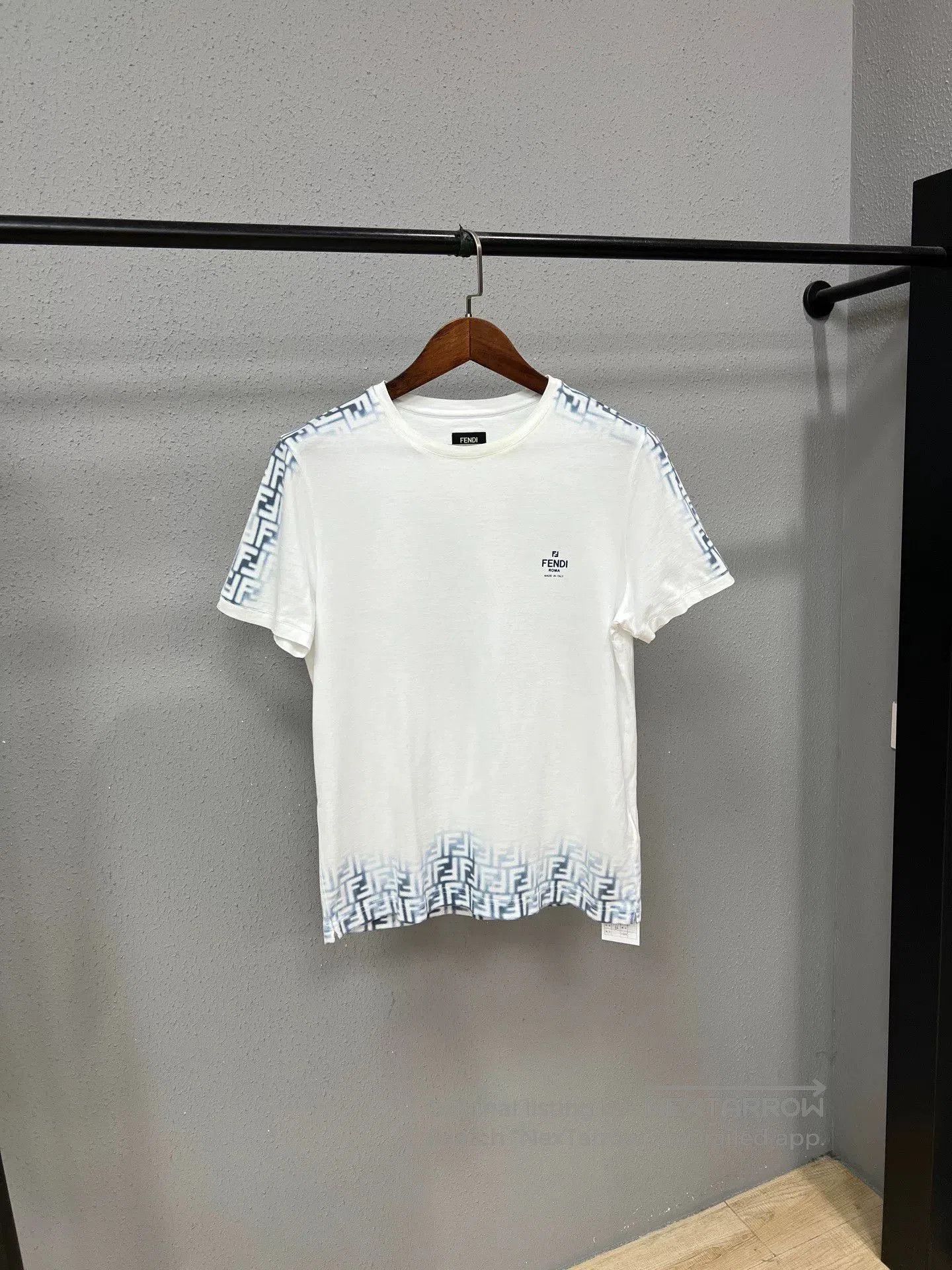 Fendi Fendi Gradient Short-Sleeve Top. Size US M / EU 48-50 / 2 - 1 Thumbnail
