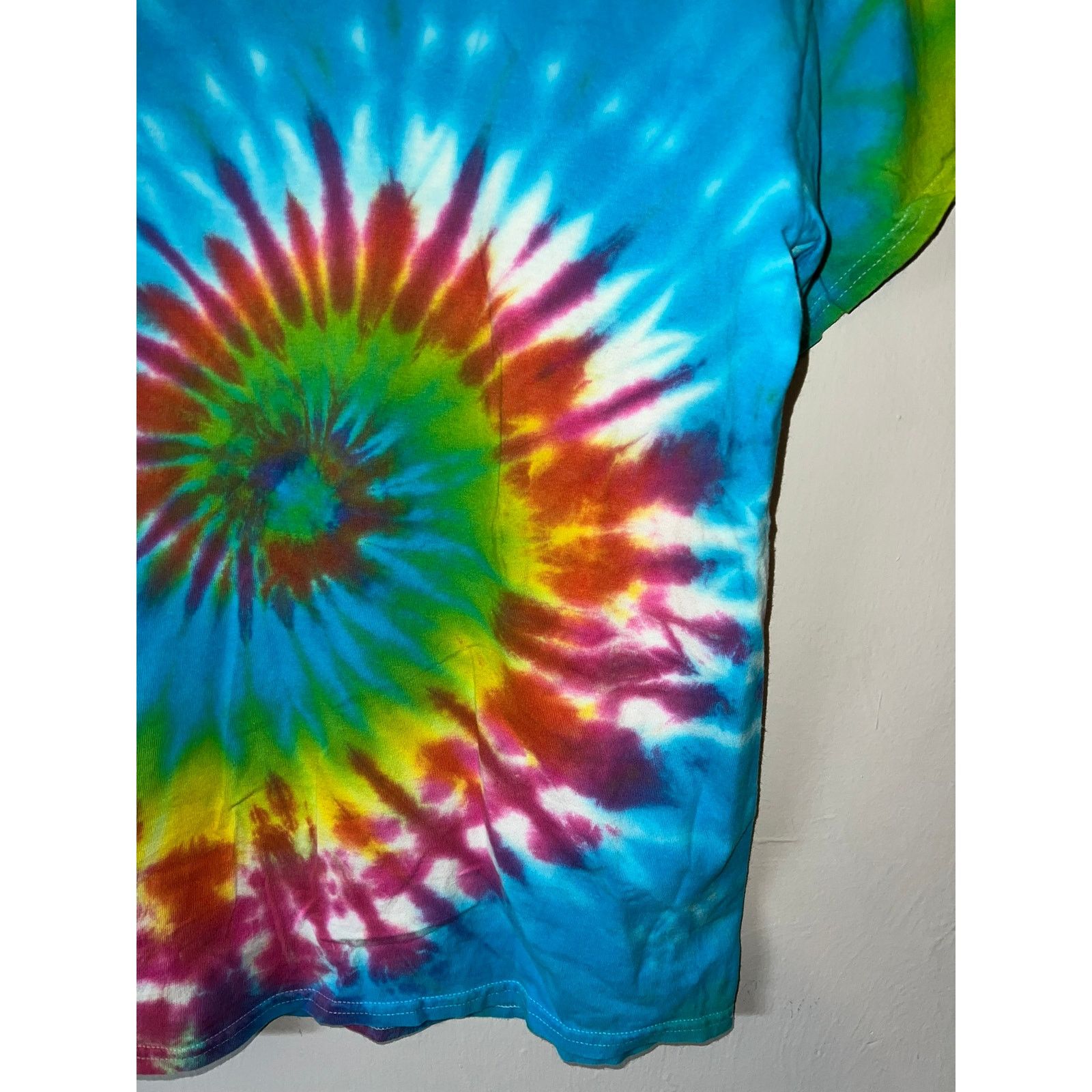 Gildan Vintage Gildan Rainbow Tie DYe Shirt Spiral Tee VTG M Medium Size US M / EU 48-50 / 2 - 2 Thumbnail