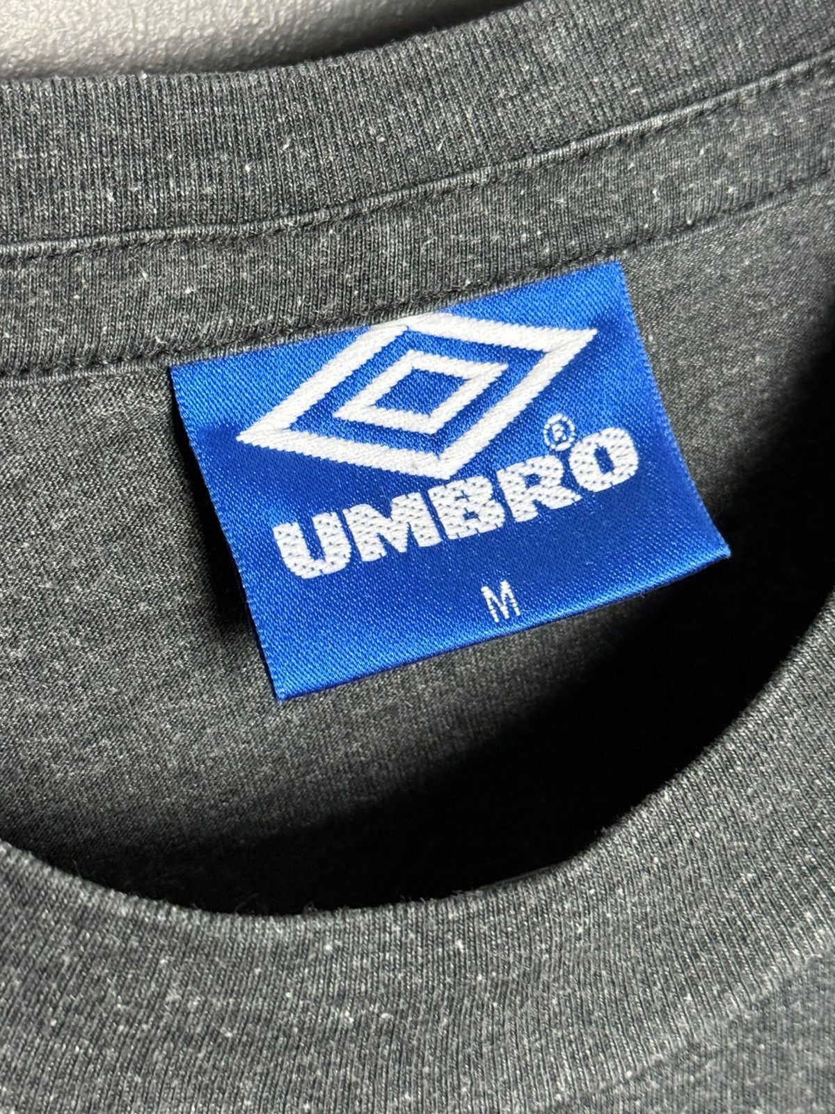 Umbro Vintage Manchester United Sharp Training Football T-Shirt Size US M / EU 48-50 / 2 - 10 Thumbnail