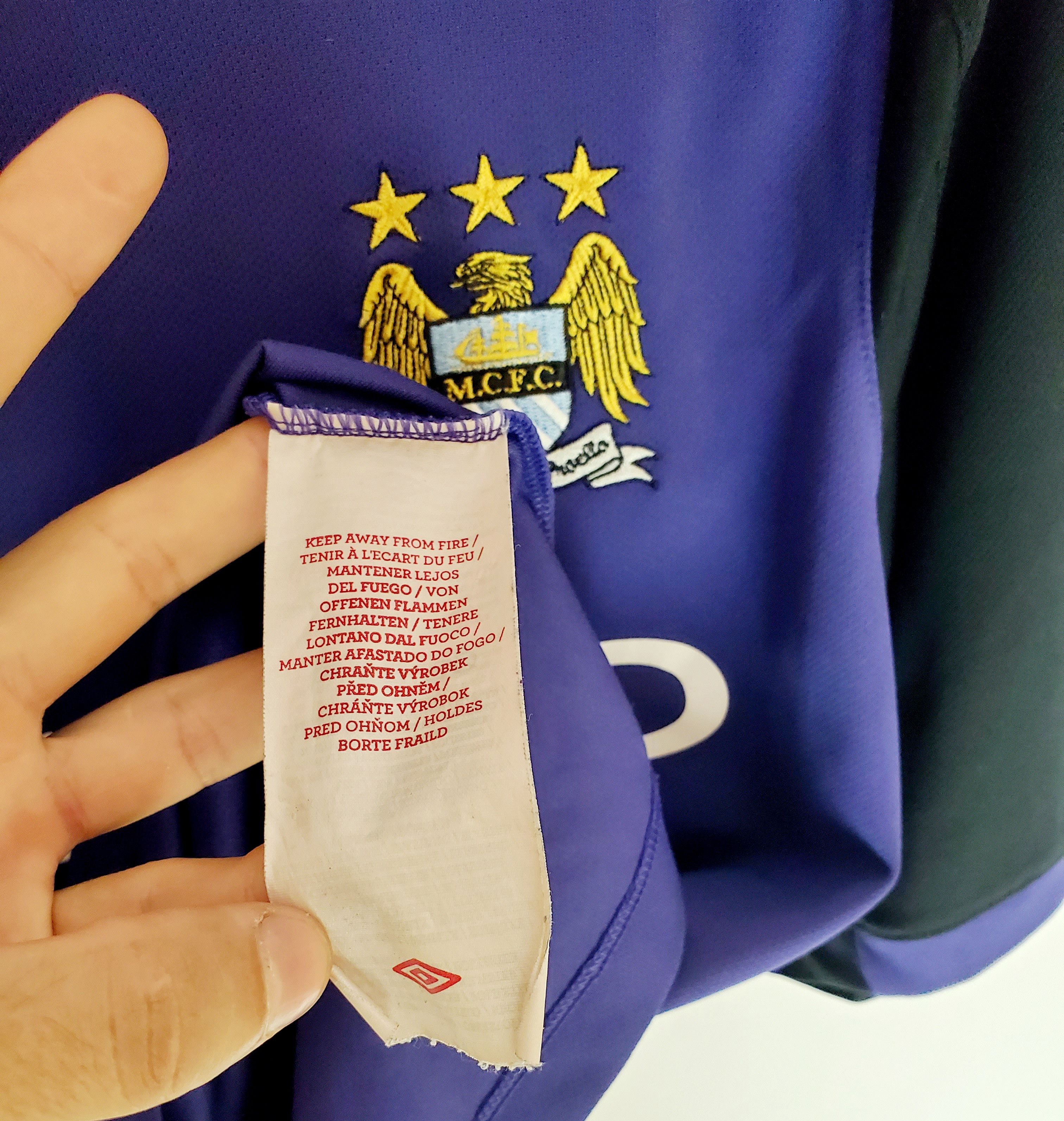Umbro Manchester City FC 2012 2013 Football Soccer Jersey Umbro L Size US L / EU 52-54 / 3 - 4 Thumbnail