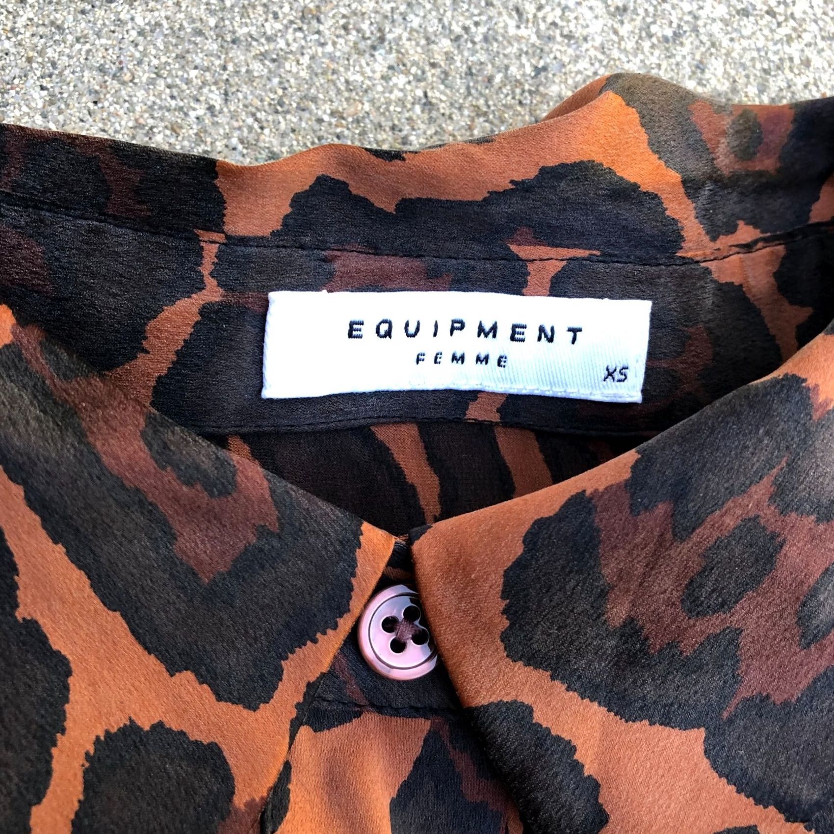 Equipment EQUIPMENT Femme Silk Shirt Dress Women's XS NWT Cheetah Short Sleeve Brown Shirt Dress Women XS Brown Cheetah 100% Silk NWT Mens? Size XS / US 0-2 / IT 36-38 - 5 Thumbnail