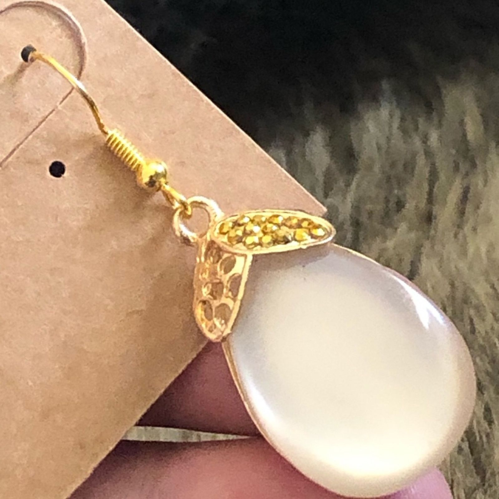 Jewelry Repurposed moon glow stone gold tone drop earrings Size ONE SIZE - 3 Thumbnail