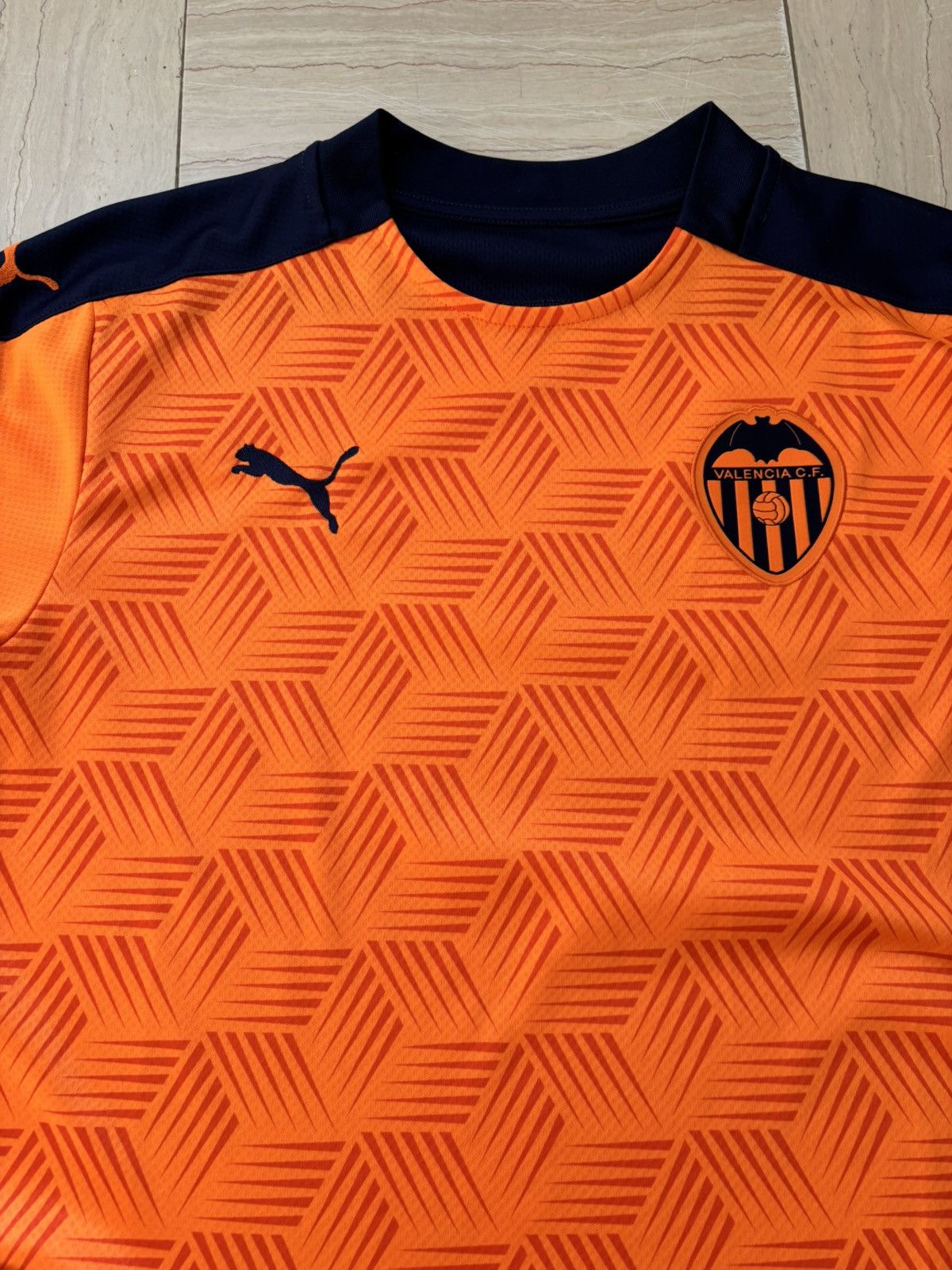 Puma VALENCIA 2020-2021 AWAY FOOTBALL JERSEY Size US S / EU 44-46 / 1 - 6 Thumbnail