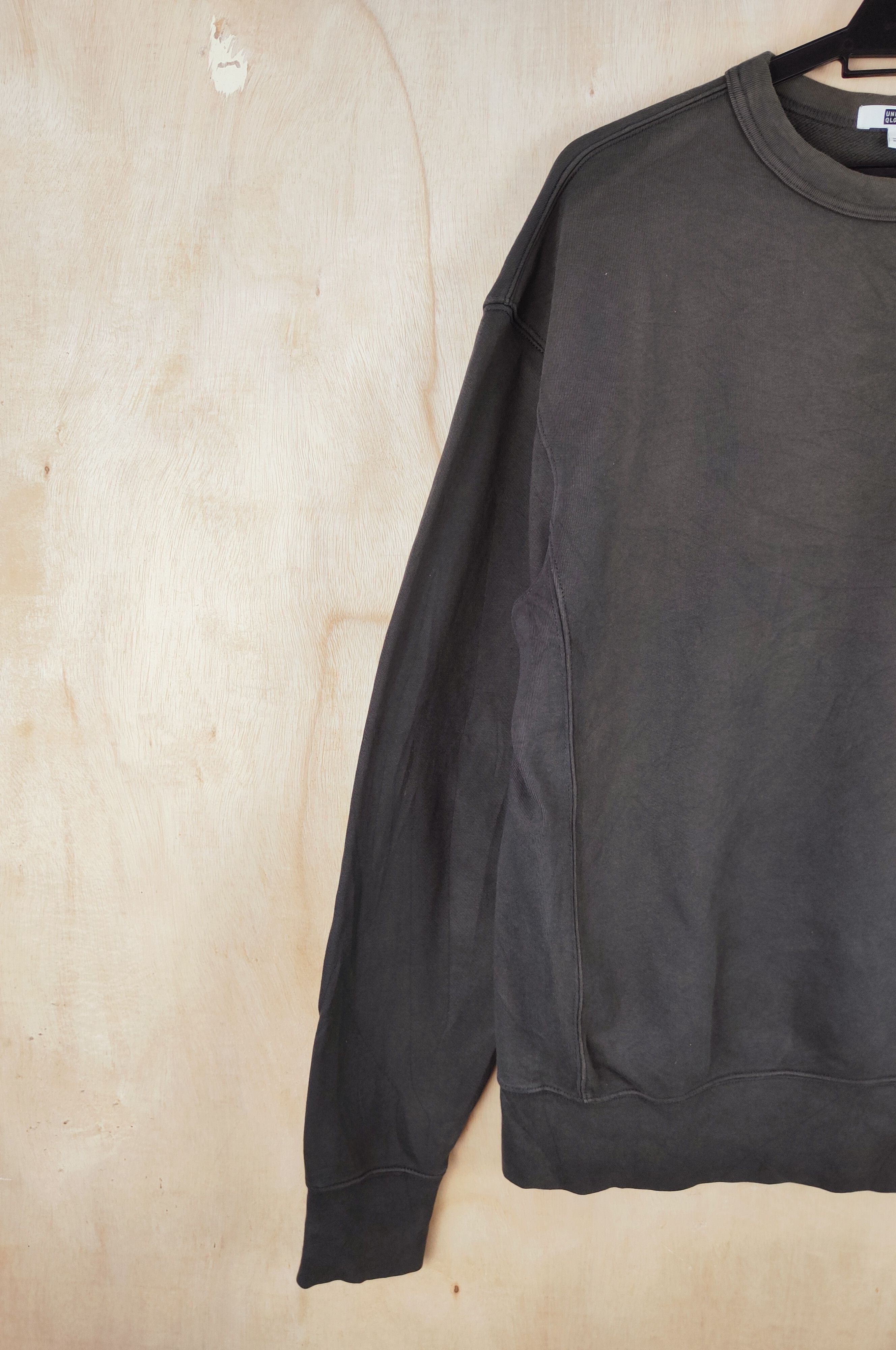 Japanese Brand Uniqlo Dark Olive plain vintage Sweatshirts #S2592 Size US L / EU 52-54 / 3 - 3 Thumbnail