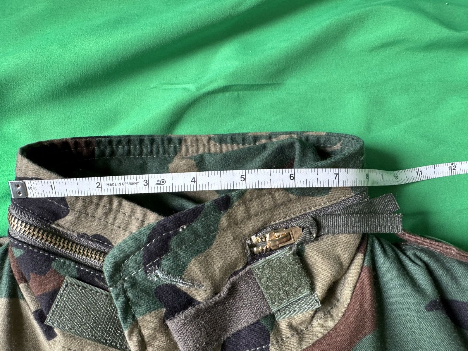 Vintage Heavy Army Field Jacket woodland camo Size US M / EU 48-50 / 2 - 10 Thumbnail