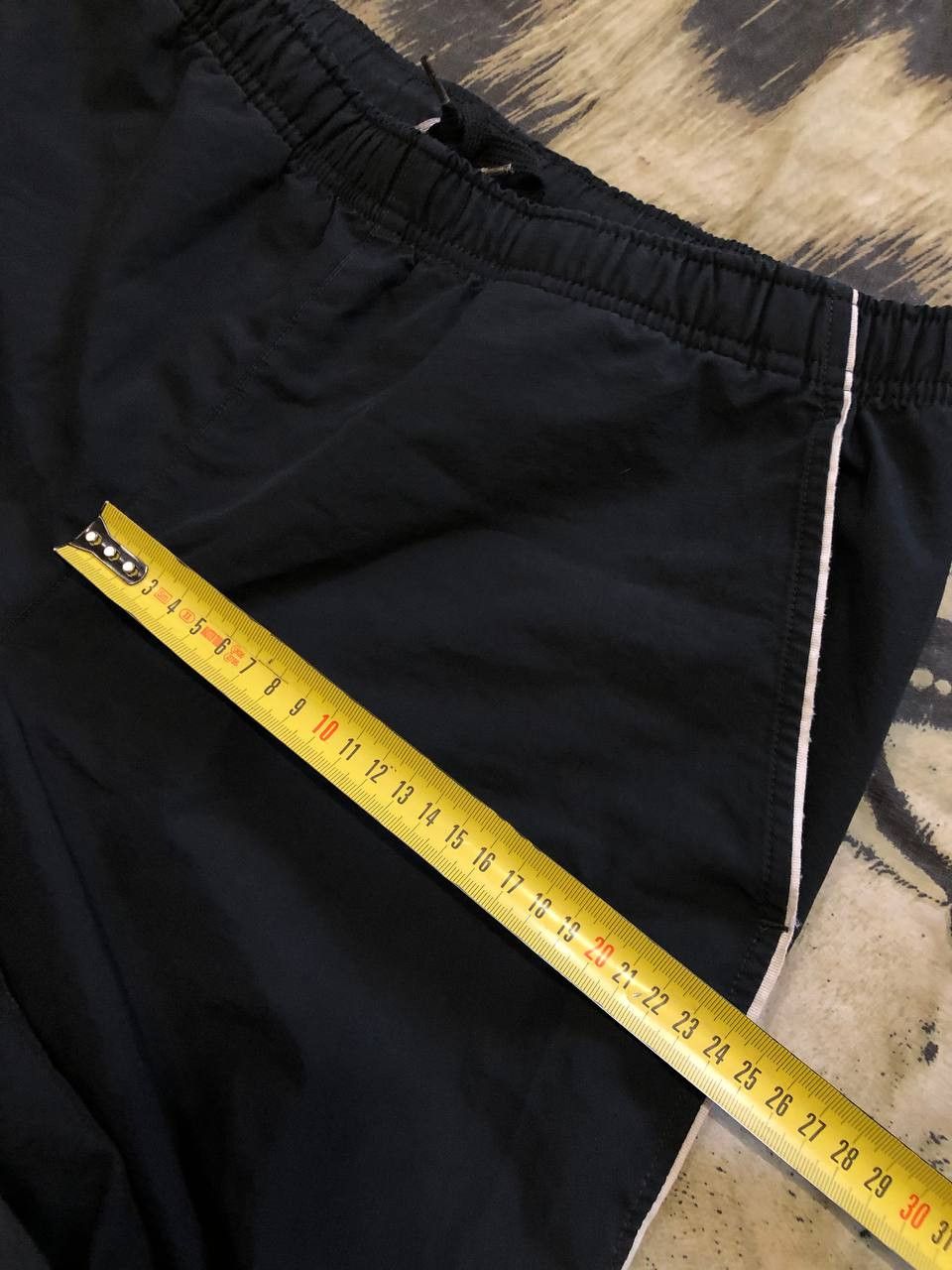 Nike Vintage Nike shorts streetwear swoosh casual y2k size Size US 30 / EU 46 - 8 Thumbnail