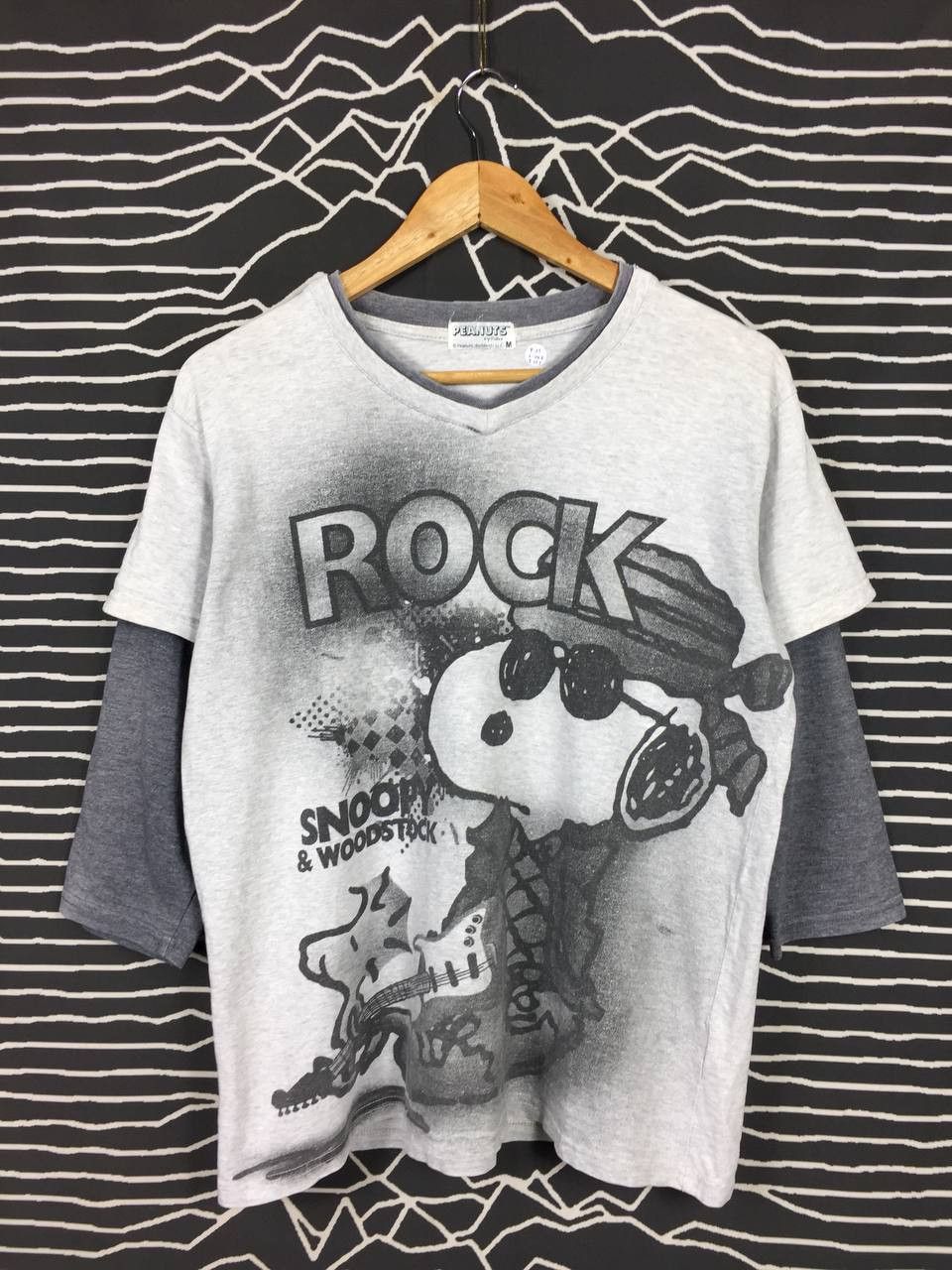 Cartoon Network Vtg Peanuts Worldwide Snoopy & Woodstock Rock Tee Size US M / EU 48-50 / 2 - 2 Thumbnail