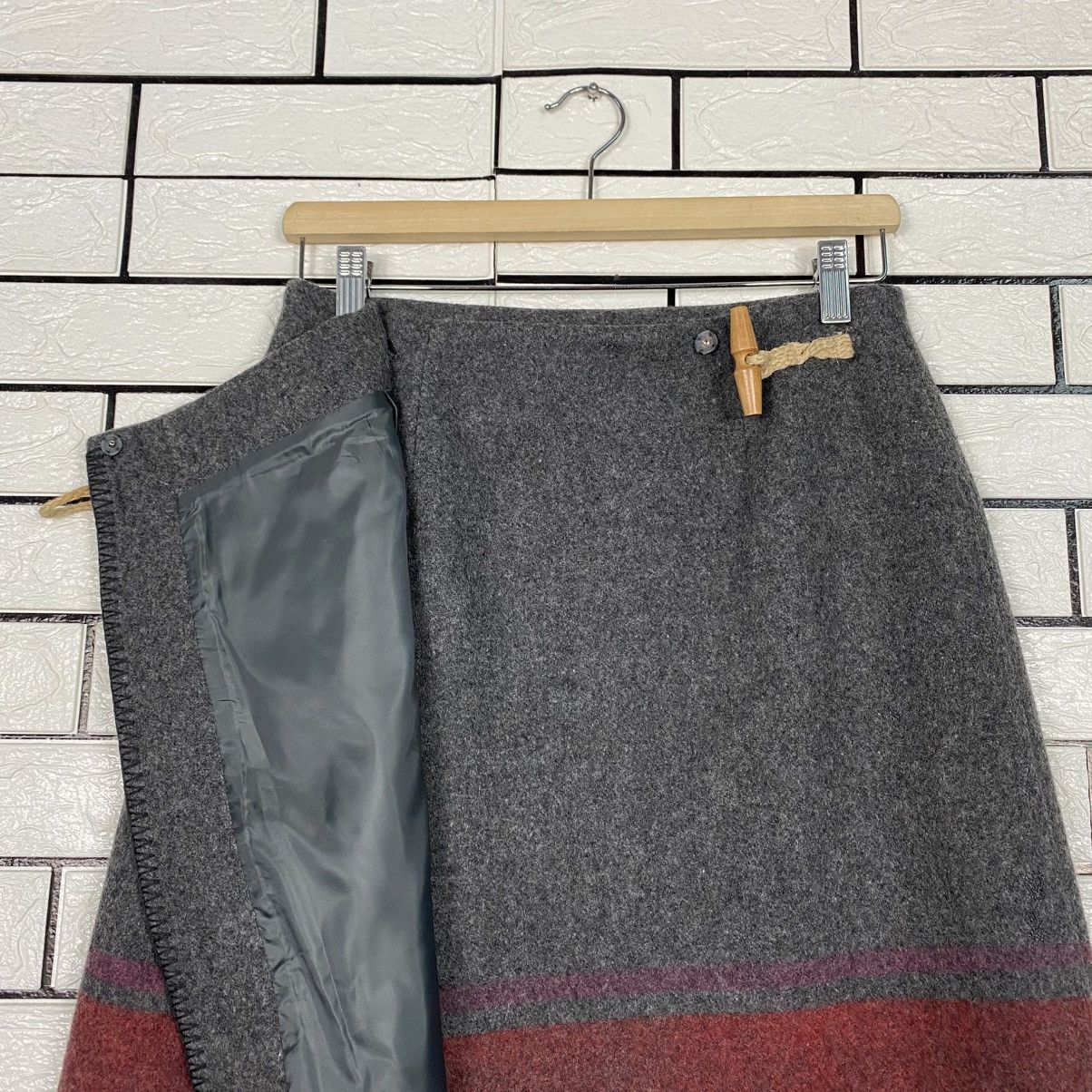 Japanese Brand Vintage Wool Skirt Striped Naf Naf Sport Issey Miyake Size 30" / US 8 / IT 44 - 15 Thumbnail