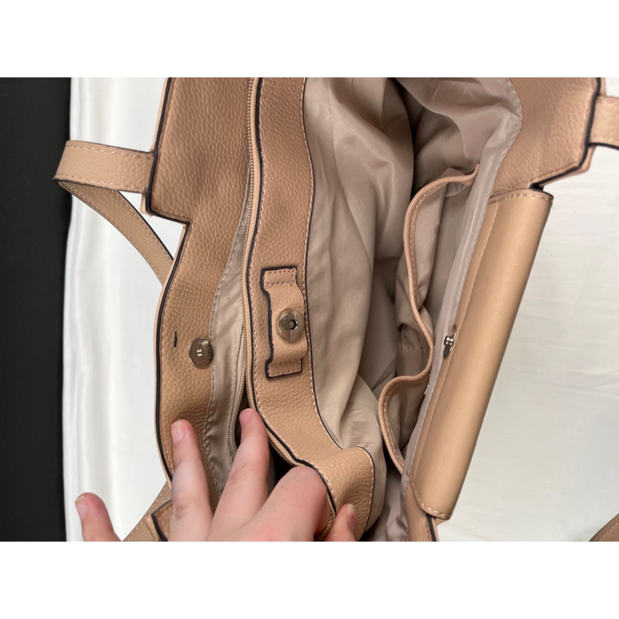 Nine West Nine West womens Tan Faux leather Shoulder Bag SKU 4178 Size ONE SIZE - 5 Thumbnail