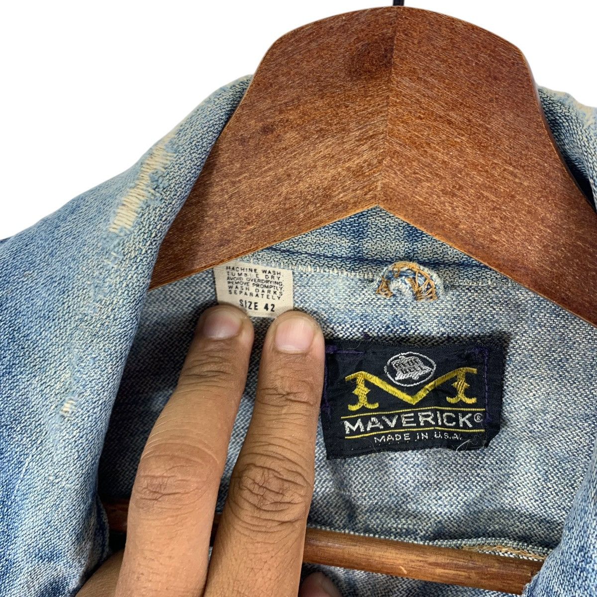 Vintage VINTAGE MAVERICK DISTRESSED DENIM TRUCKER JACKET Size US S / EU 44-46 / 1 - 15 Thumbnail
