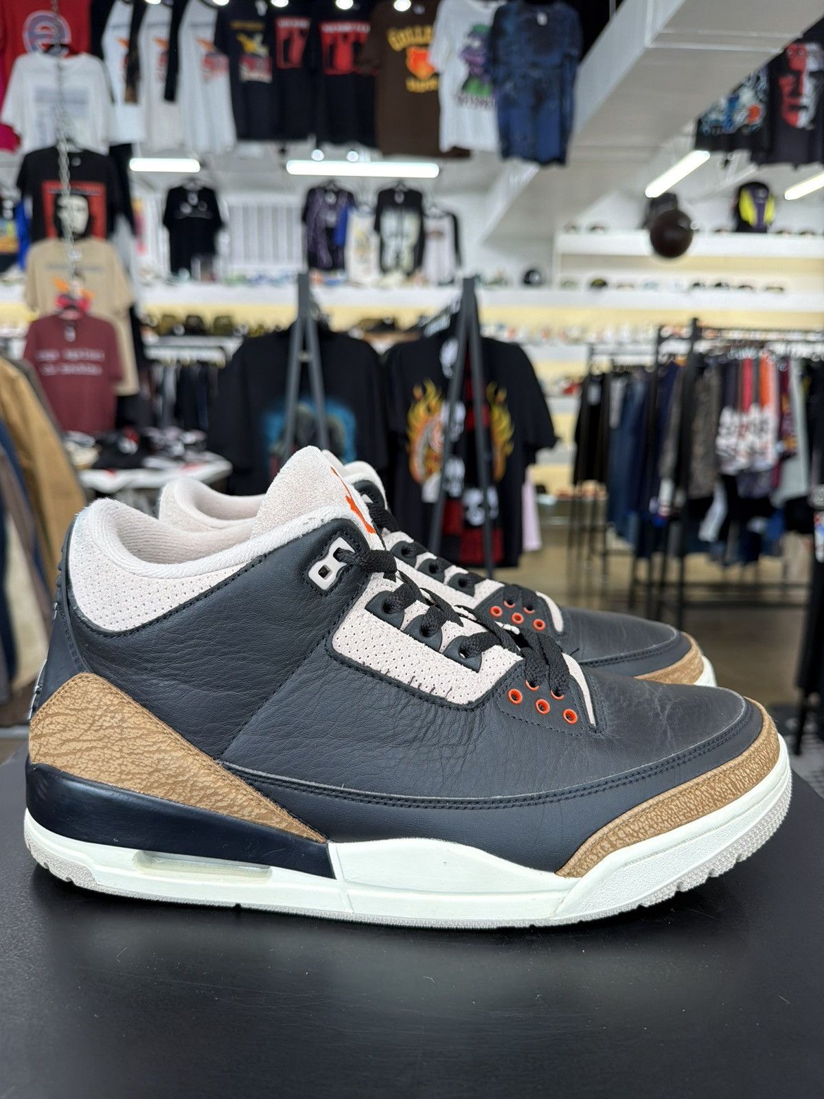 Jordan Brand Air Jordan 3 Desert Elephant Size 12 (2022) Size US 12 / EU 45 - 6 Thumbnail