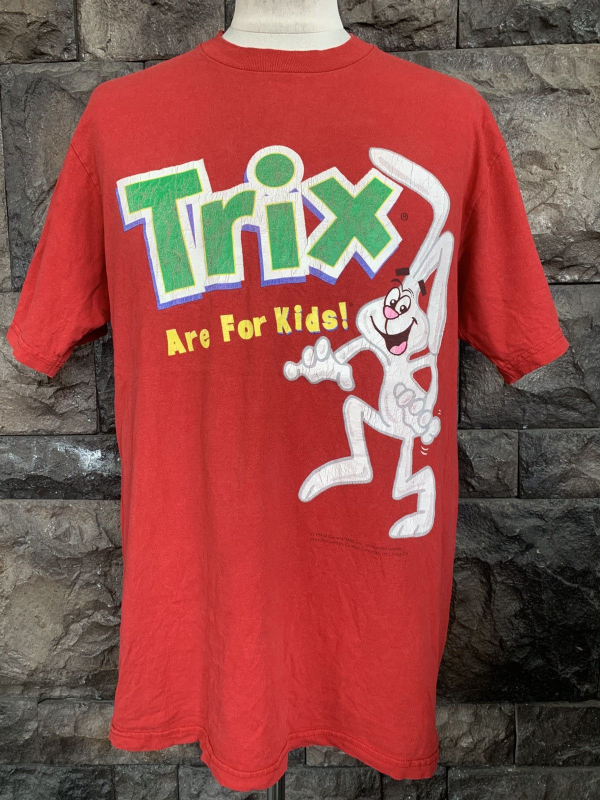 Vintage Vintage 90s Trix Rabbit Cereal Promo T Shirt Size US L / EU 52-54 / 3 - 1 Thumbnail