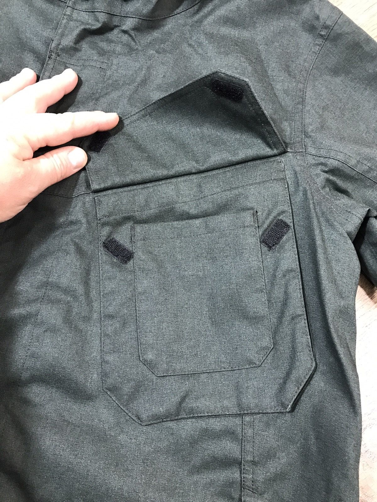 Analog × Burton Rare Analog Jacket Multipocket Size S M Size US S / EU 44-46 / 1 - 3 Thumbnail