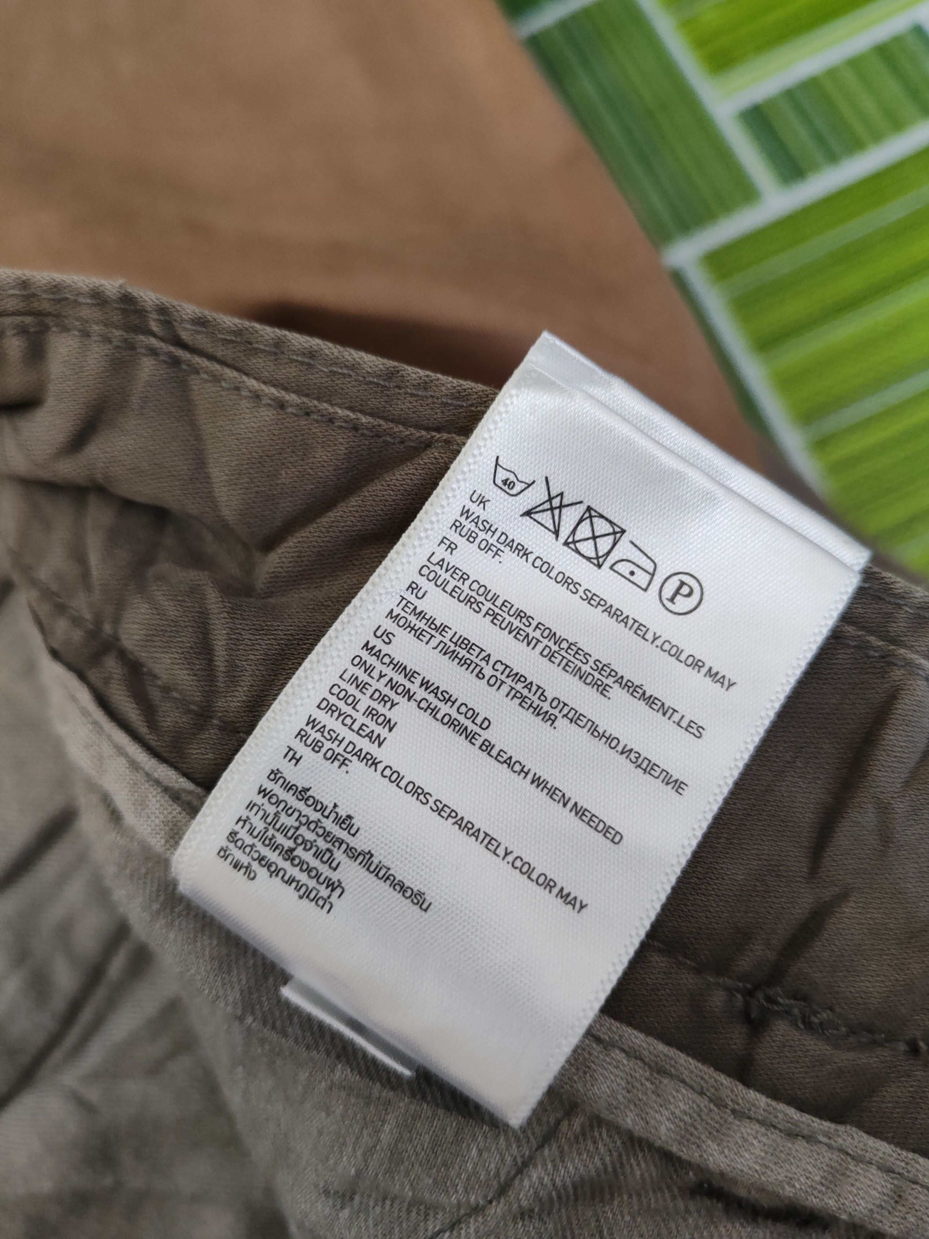 Japanese Brand Uniqlo Olive Multipocket Tactical Cargo Pants #W22 Size US 29 - 12 Thumbnail