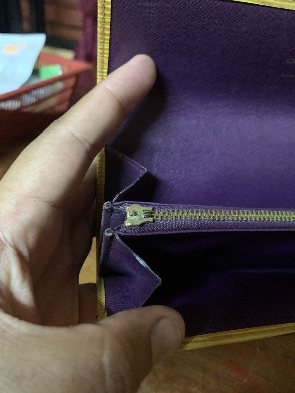 Louis Vuitton EPI Wallet Louis Vuitton Size ONE SIZE - 7 Thumbnail