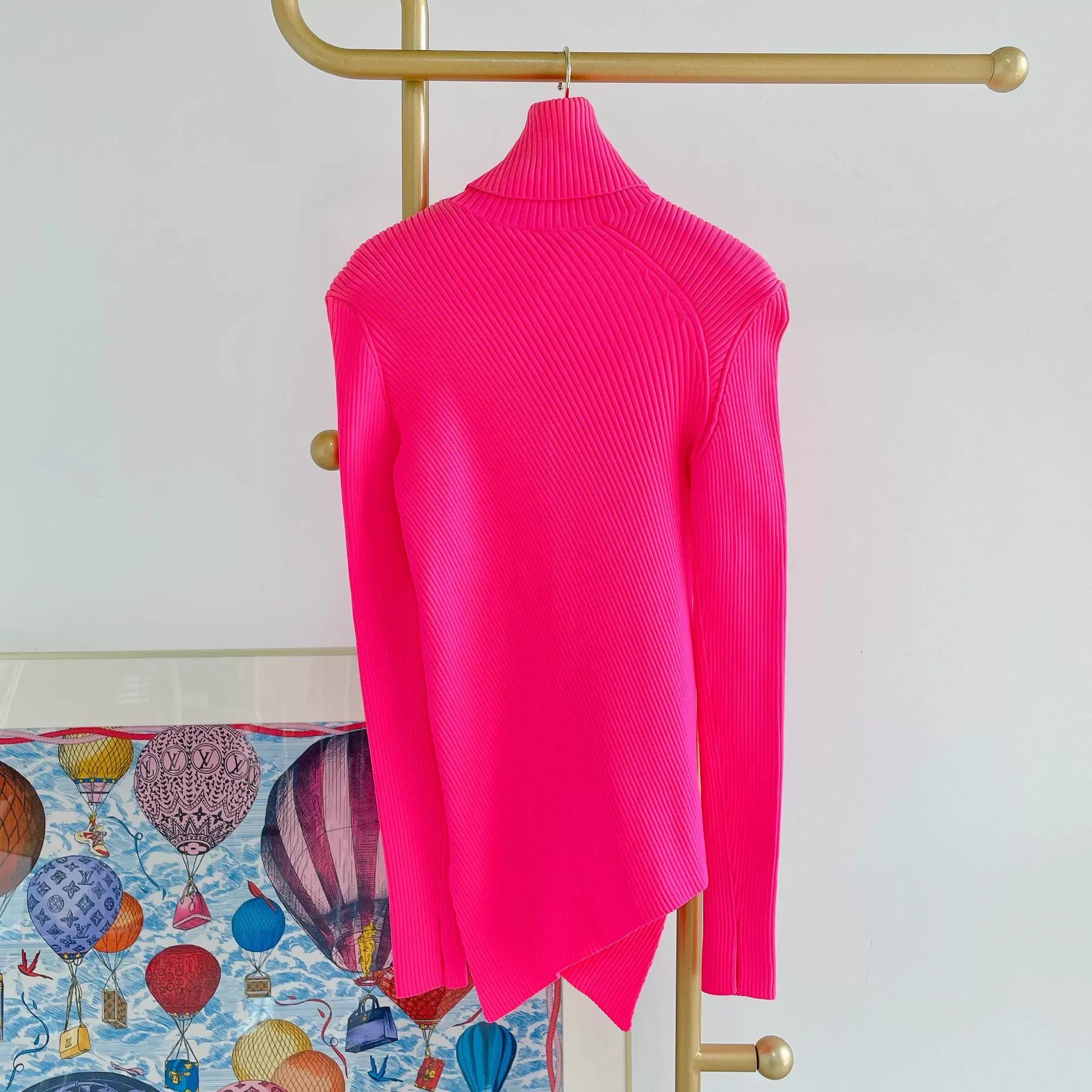 Balenciaga Balenciaga fluorescent pink top 40 EU Size S / US 4 / IT 40 - 2 Thumbnail