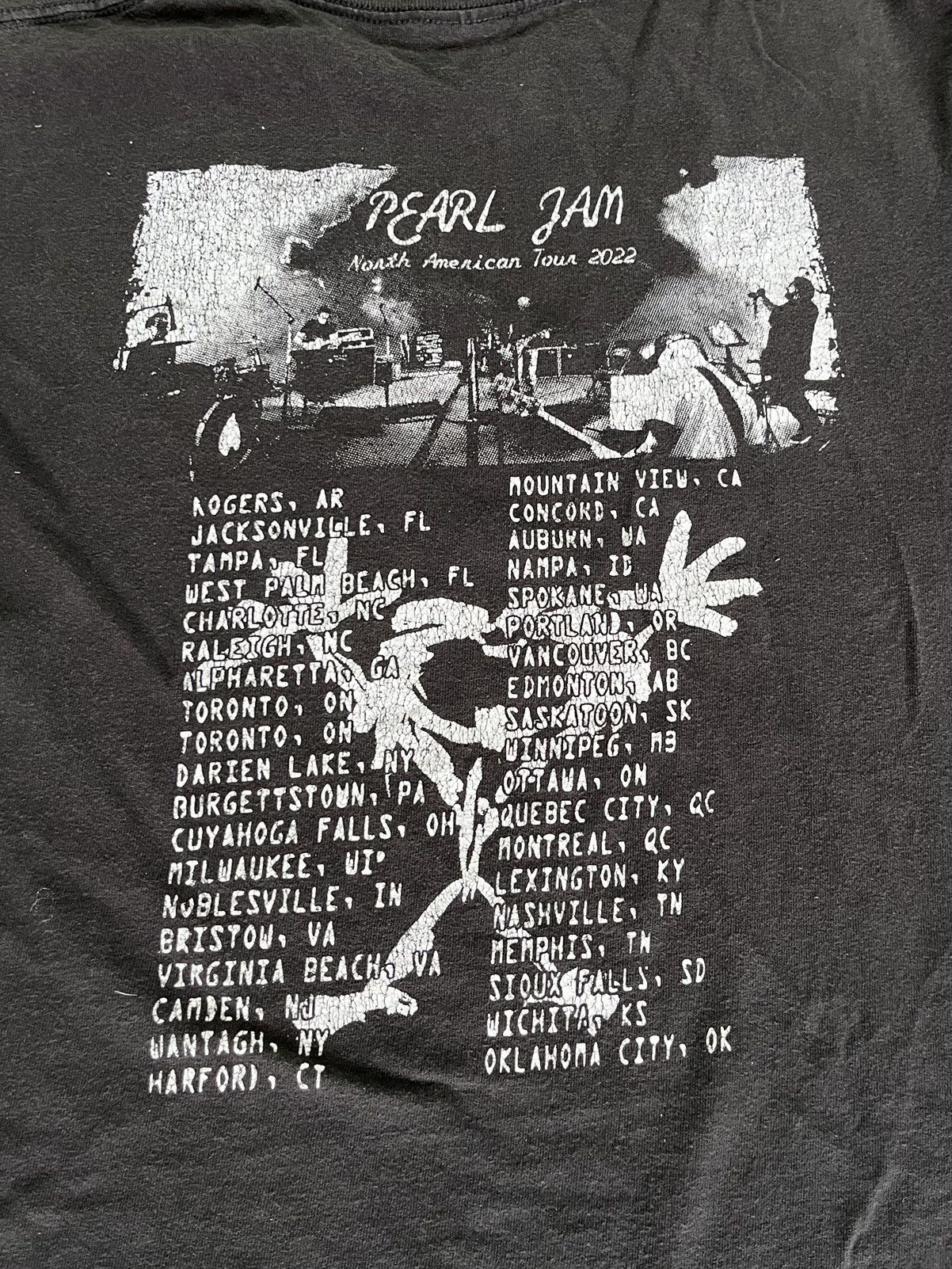 Band Tees Faded Pearl Jam Tour Tee Size US L / EU 52-54 / 3 - 4 Thumbnail