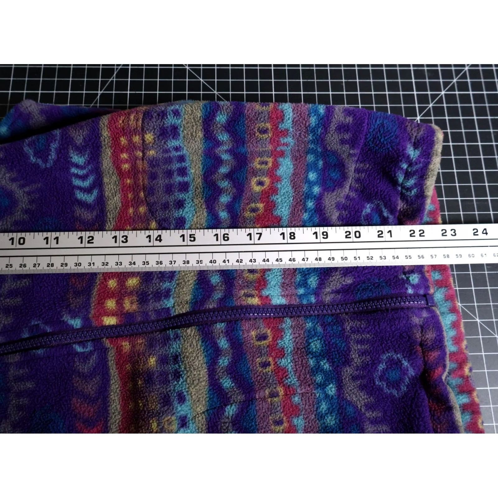 Vintage VINTAGE Chuck Roast Vest Women's 14 / Medium Purple Aztec Polartec VTG Geometric Zip Fleece Vest Women Size M / US 6-8 / IT 42-44 - 6 Thumbnail