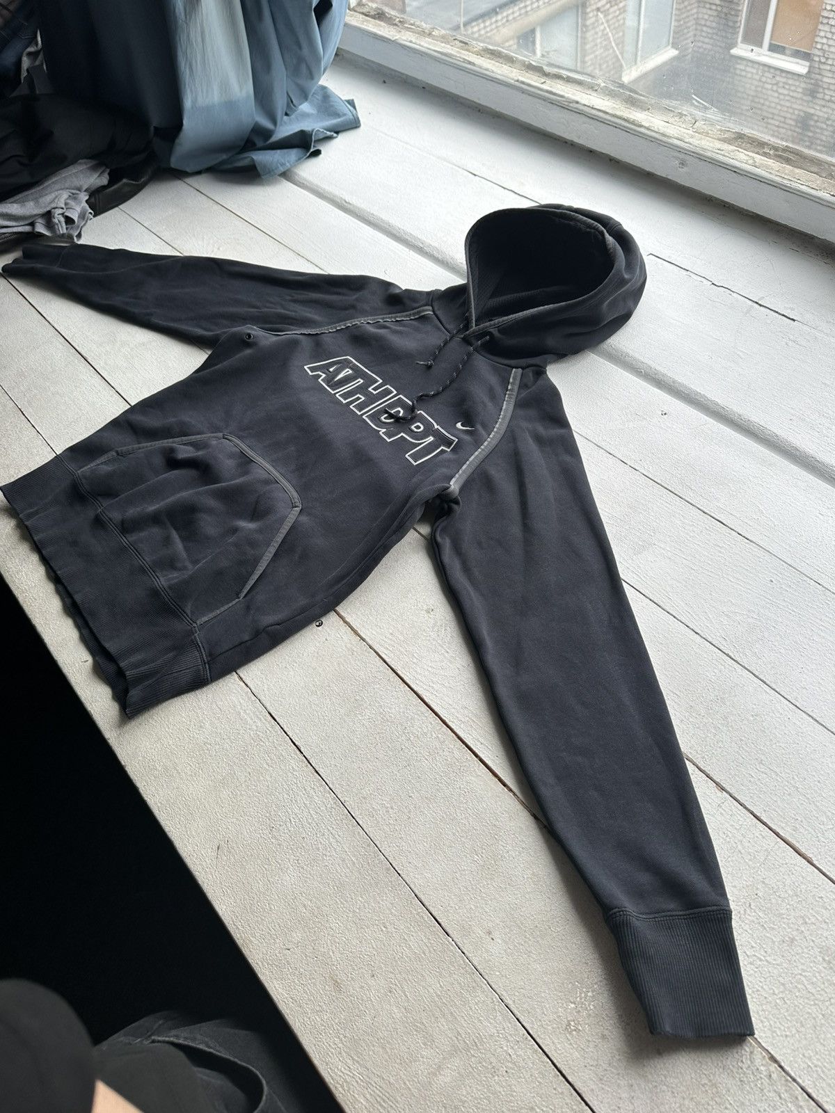 Nike VNTG🚨 Y2K Nike ATHLETIC DEPT Hoodie Big Logo drill faded Size US S / EU 44-46 / 1 - 2 Thumbnail