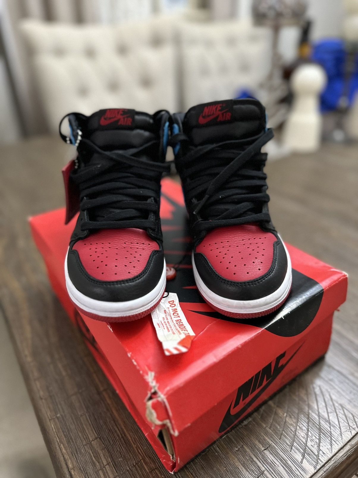Jordan Brand Wmns Air Jordan 1 High OG 'NC to Chi' Size US 5 / IT 35 - 3 Thumbnail