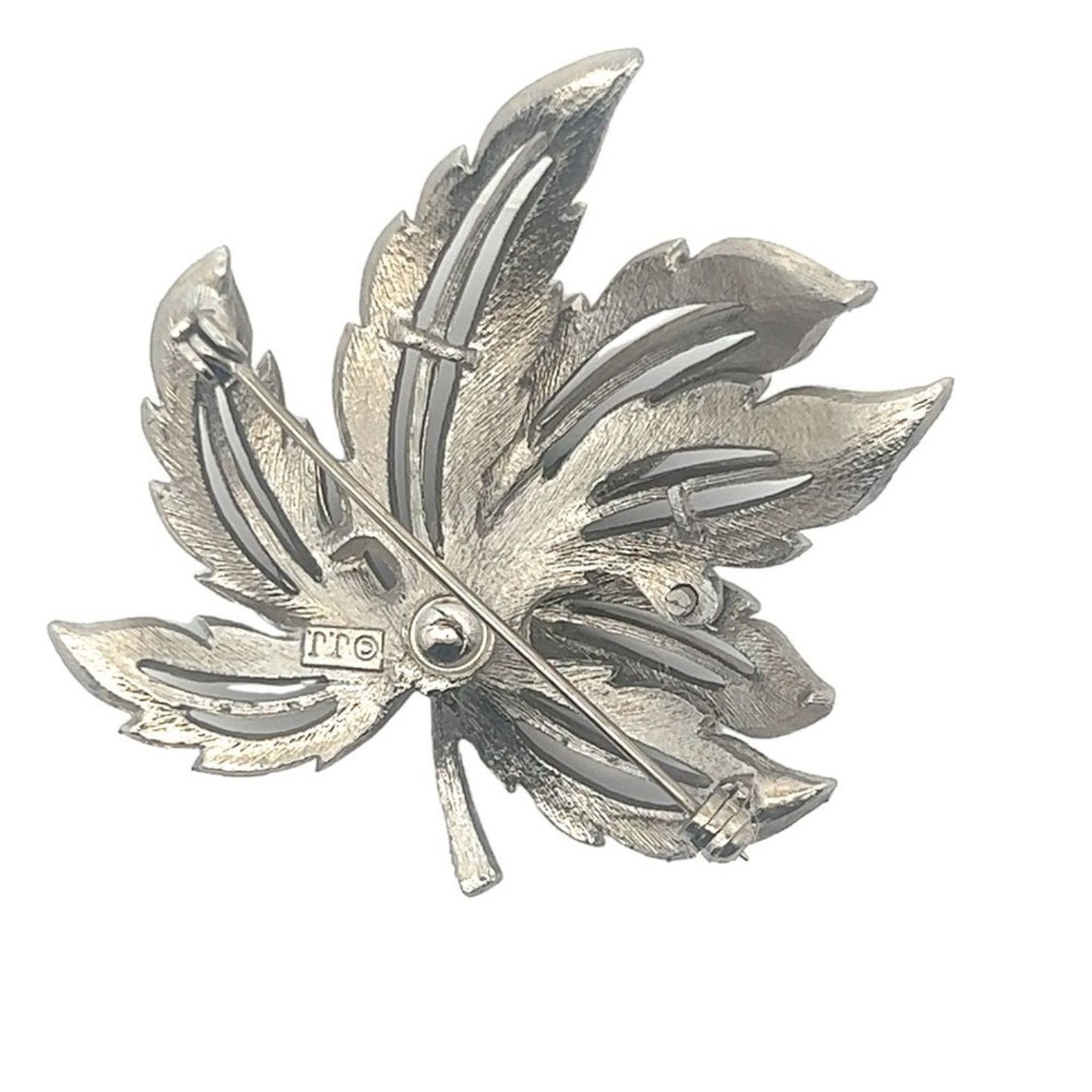 & Other Stories Vintage Signed JJ (Jonette Company) Silver Toned Leaf Brooch Size ONE SIZE - 2 Thumbnail