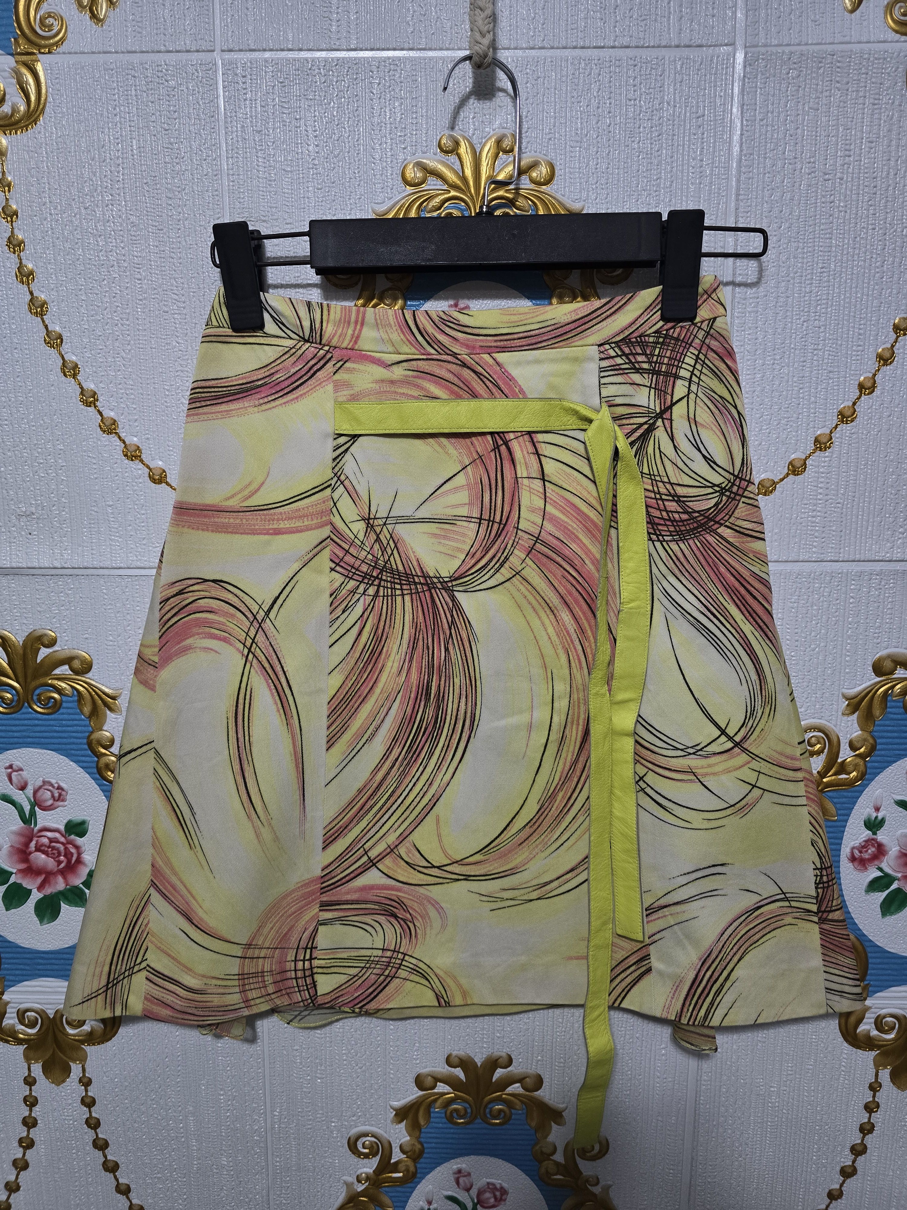 Versace VERSACE VERSUS ,100% silk & cotton,vintage 90' Size 26" / US 2 / IT 38 - 1 Thumbnail