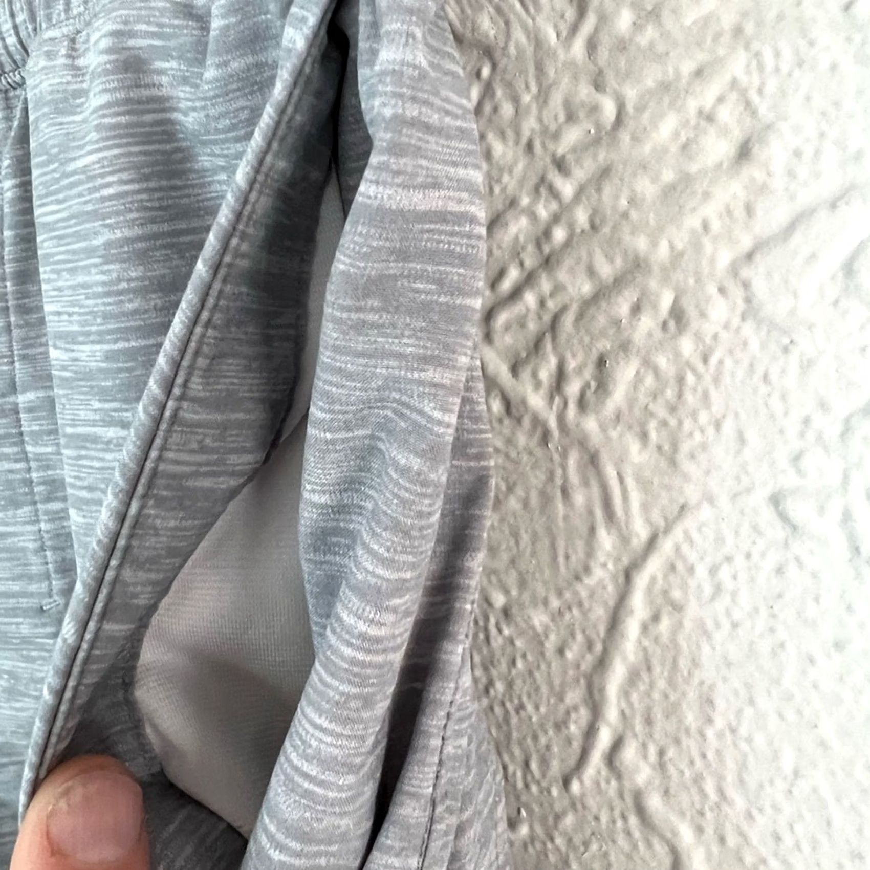Lululemon Lululemon Shorts Women’s S Active Gray Breathable Size 28" / US 6 / IT 42 - 4 Thumbnail
